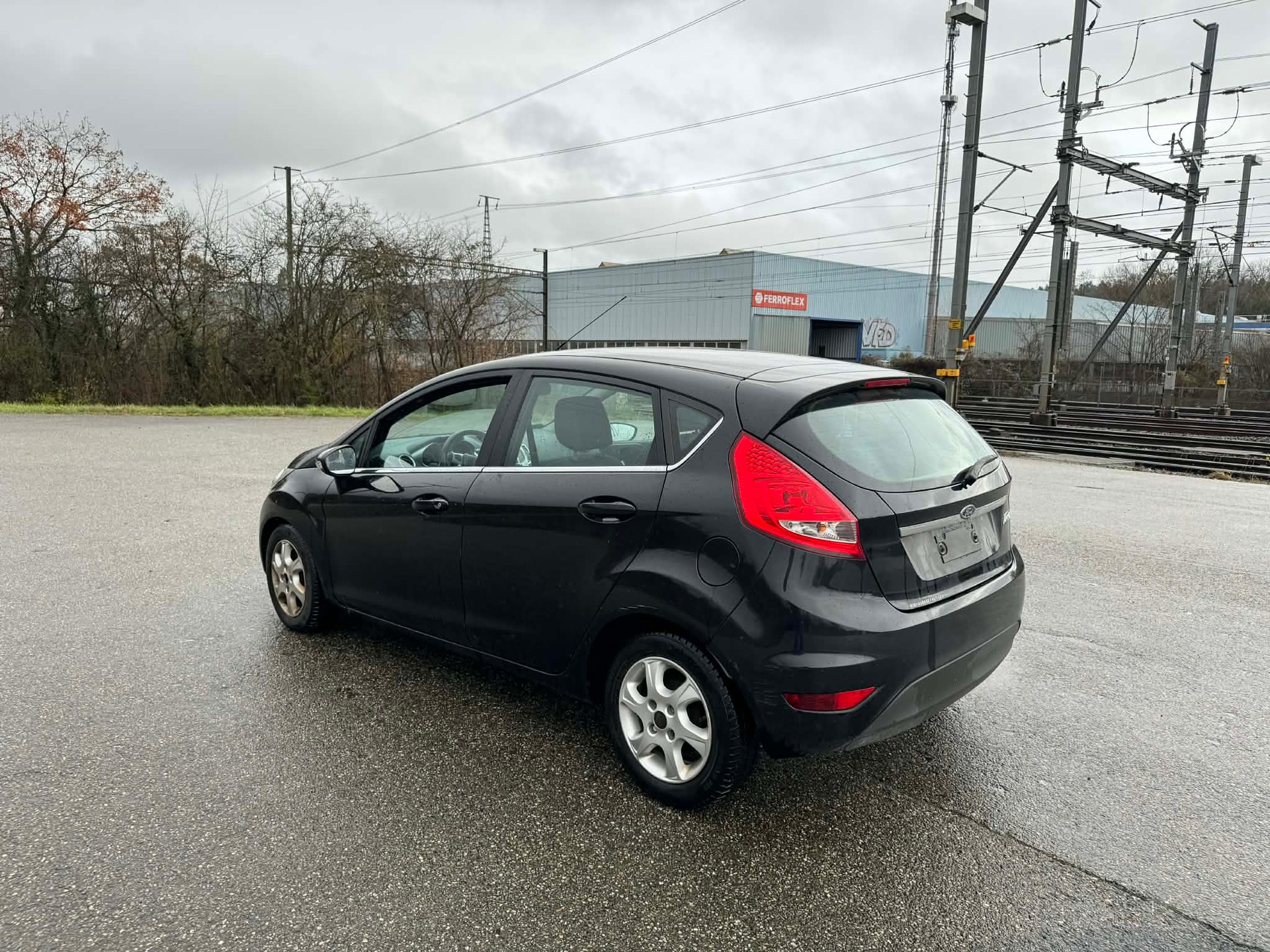 FORD Fiesta 1.4 16V Titanium-image-10
