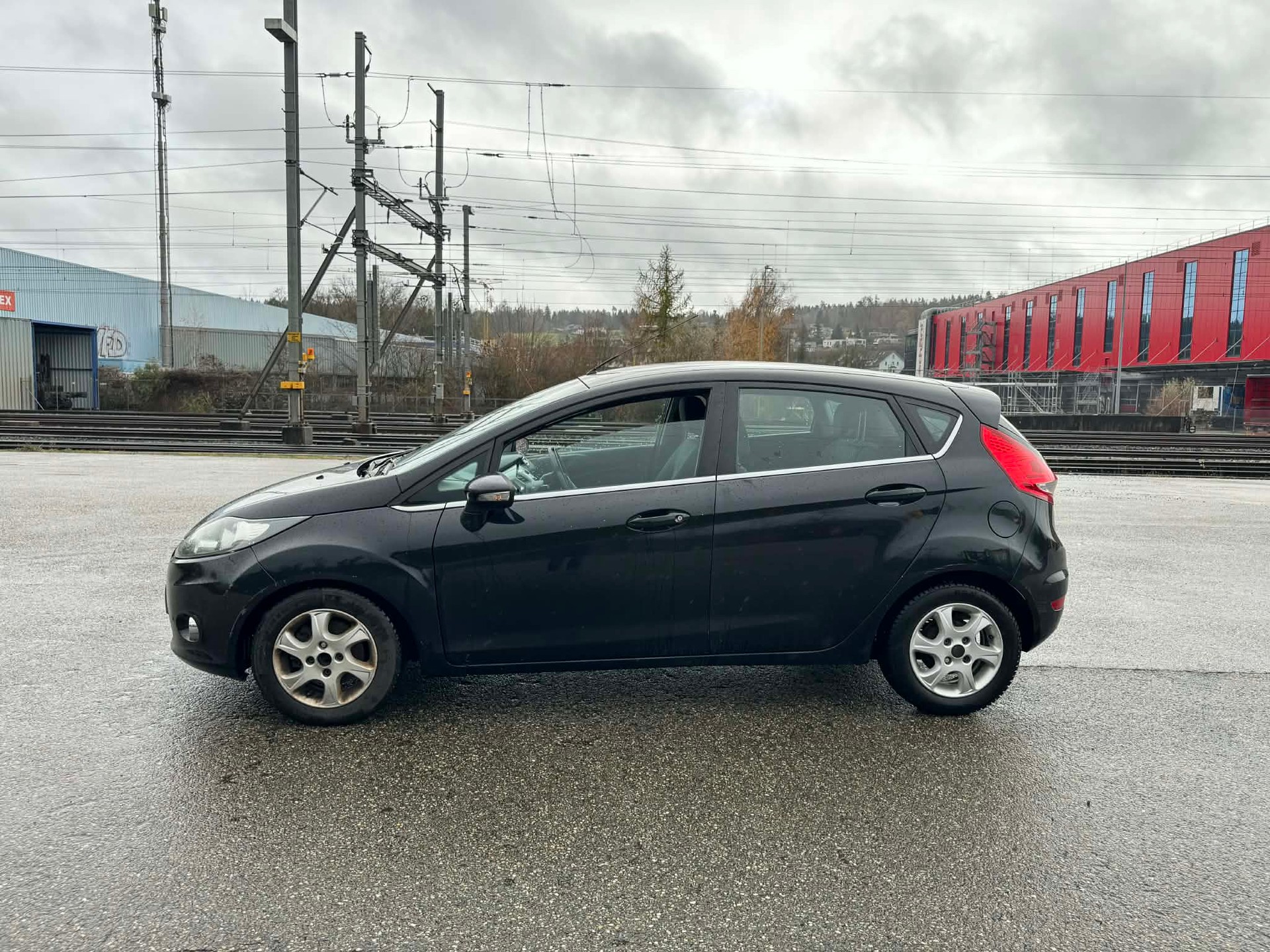 FORD Fiesta 1.4 16V Titanium-image-2