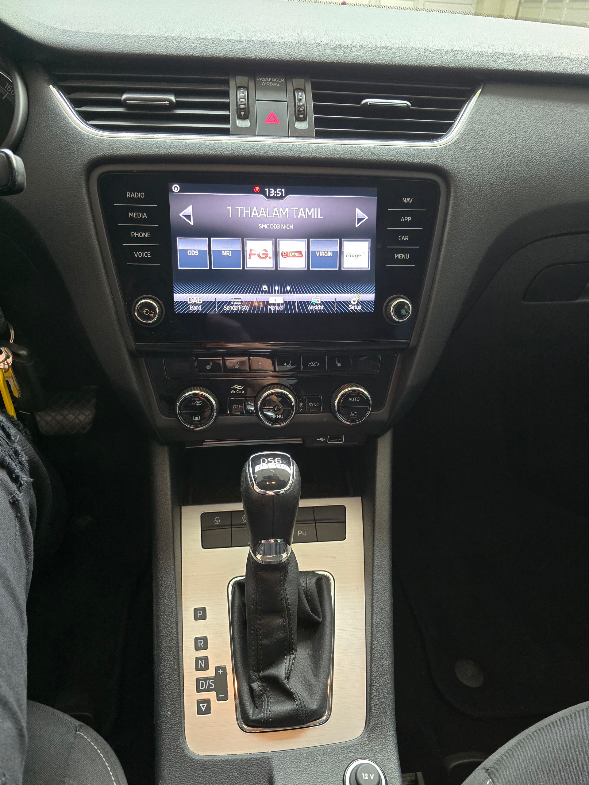 SKODA Octavia Combi 1.6 TDI Active DSG-image-6
