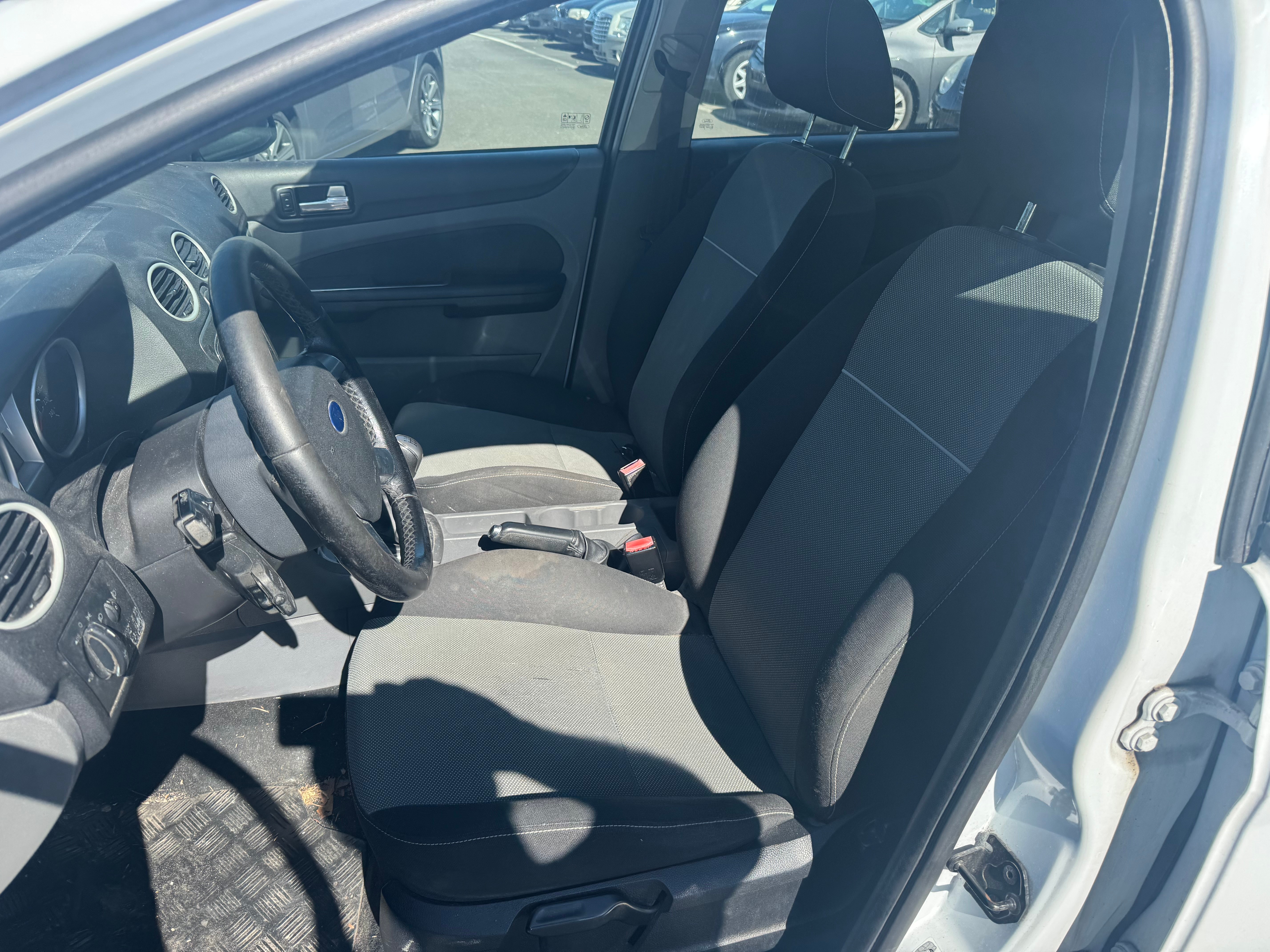 FORD Focus 1.6i VCT Carving — slika 8