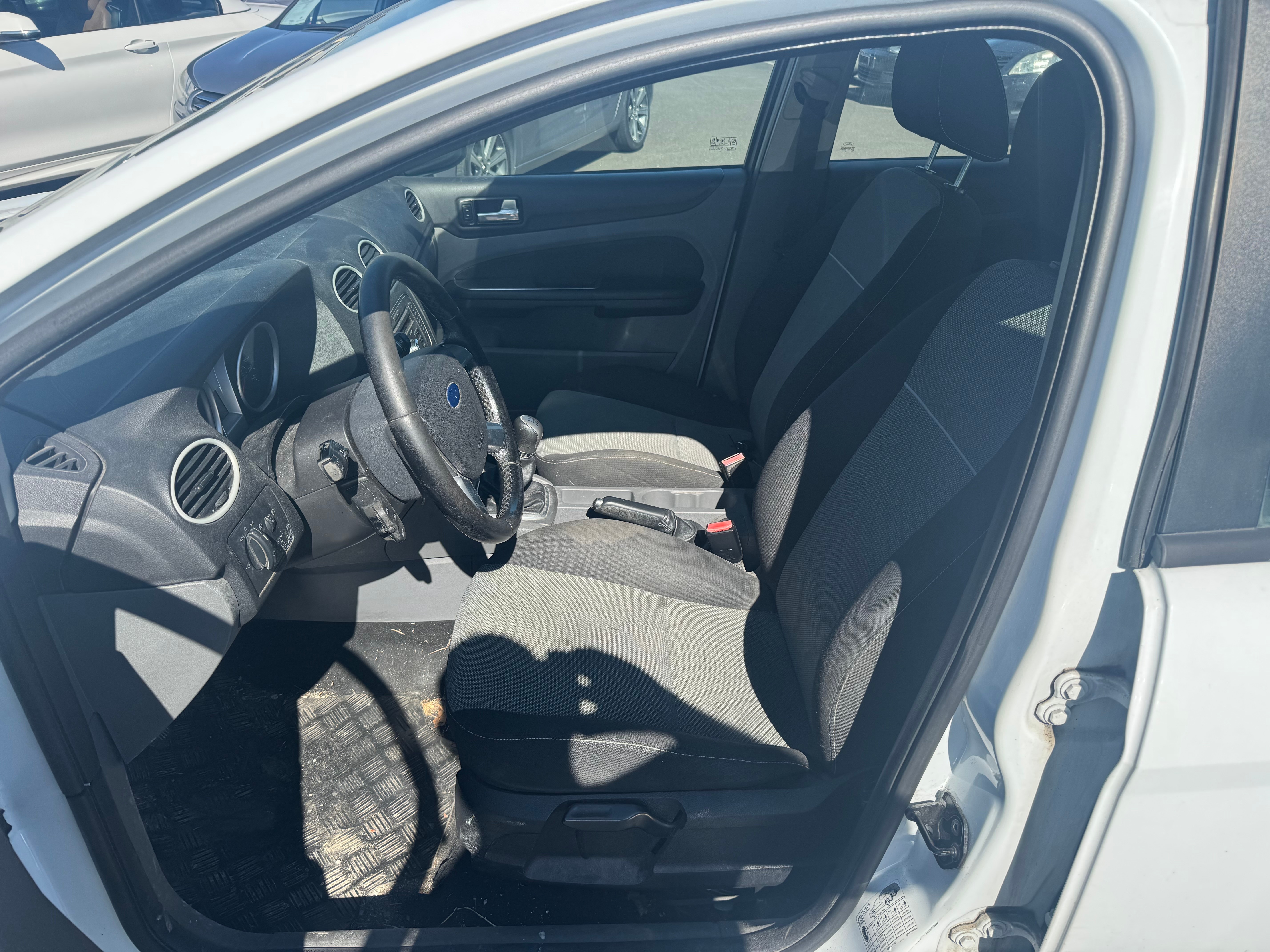 FORD Focus 1.6i VCT Carving — slika 7