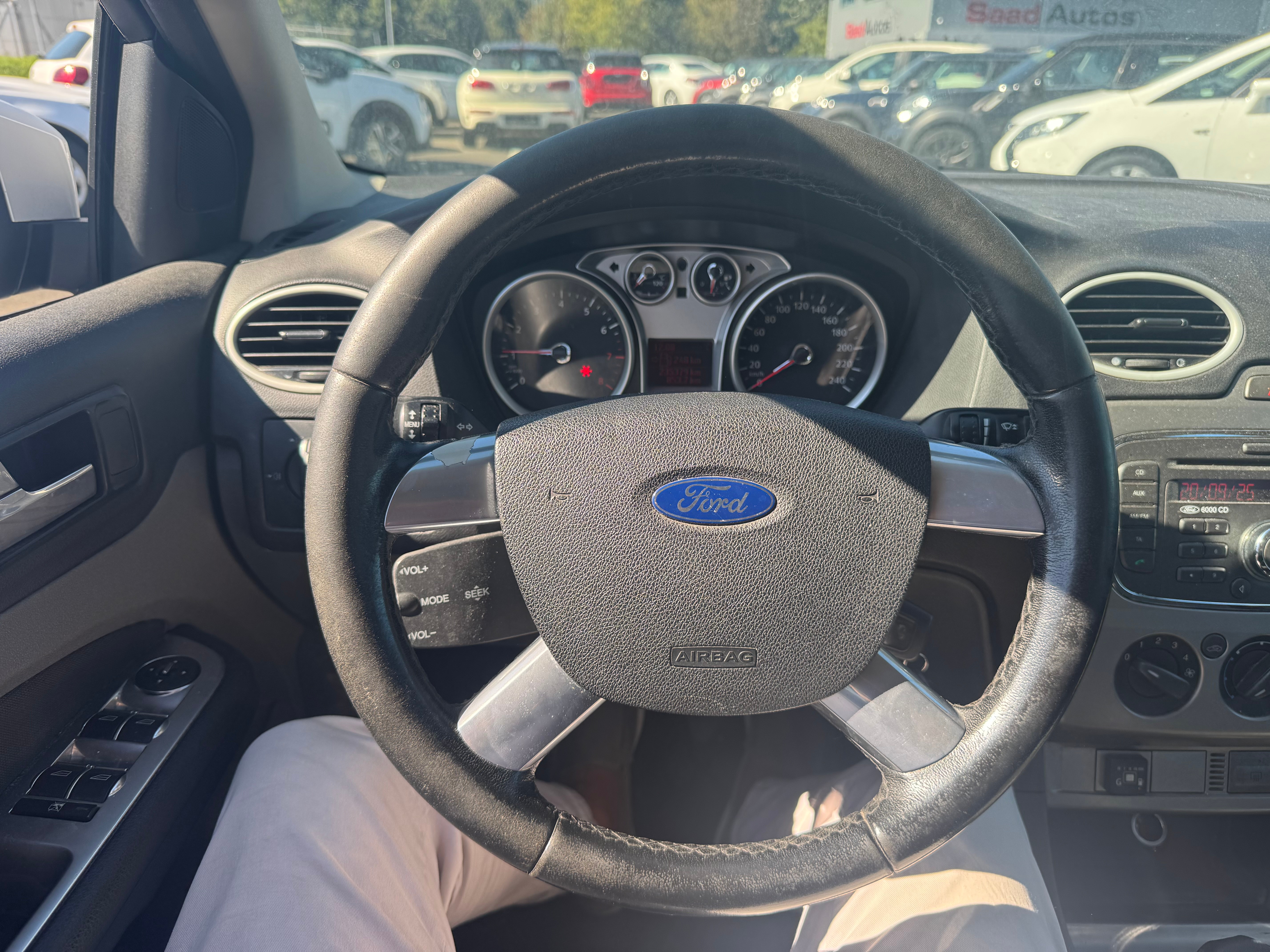 FORD Focus 1.6i VCT Carving — slika 10