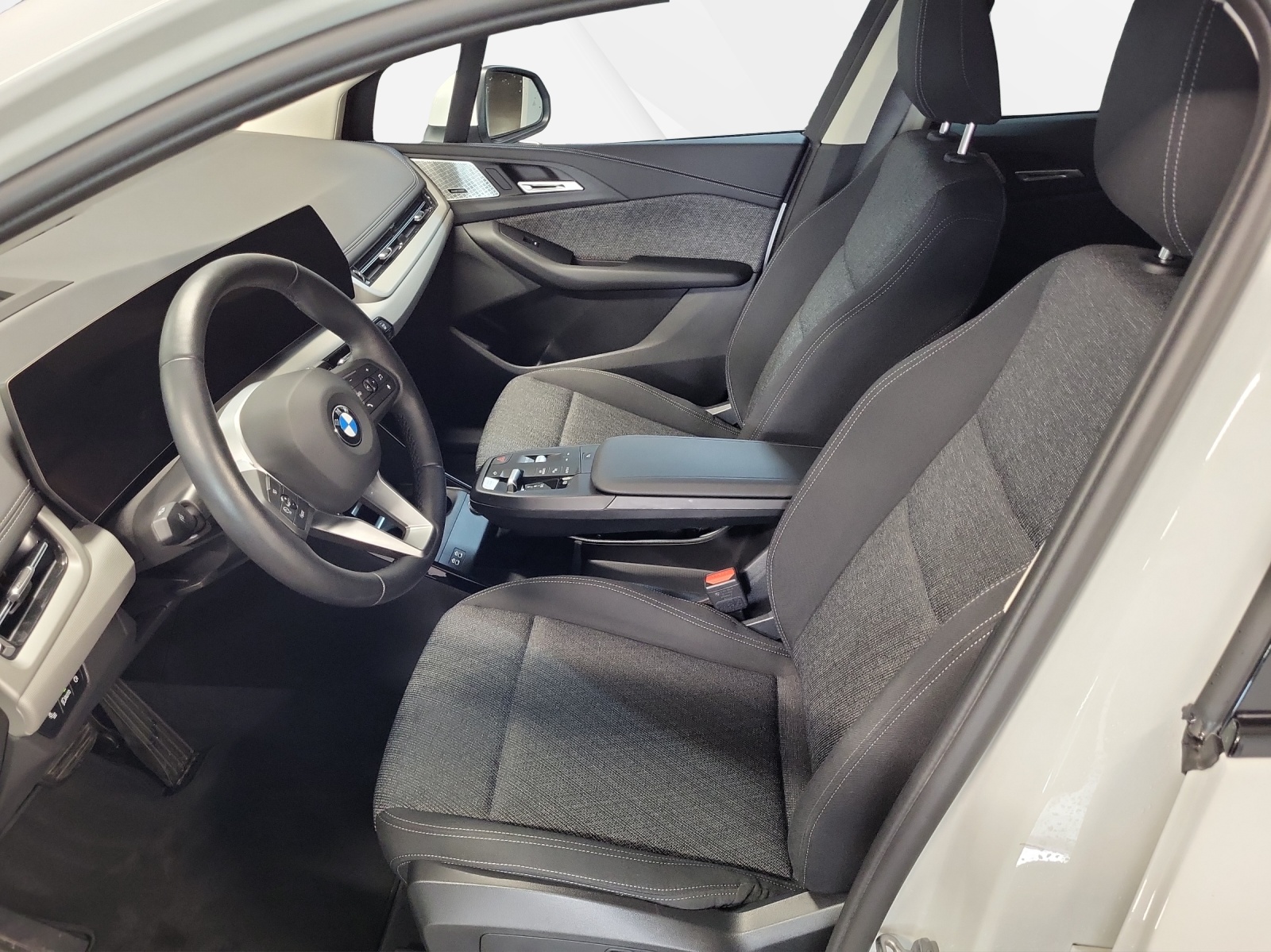 BMW 218d Active Tourer DKG-image-9