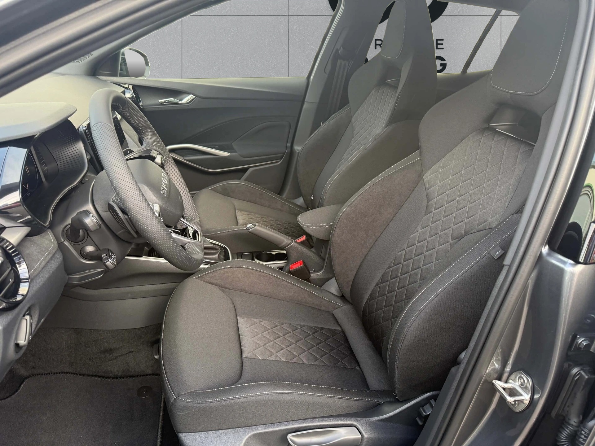 SKODA Fabia 1.0 TSI Dynamic DSG-image-4