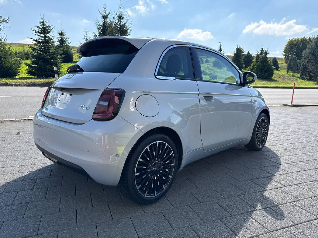 FIAT 500La Prima-showroom-element-3