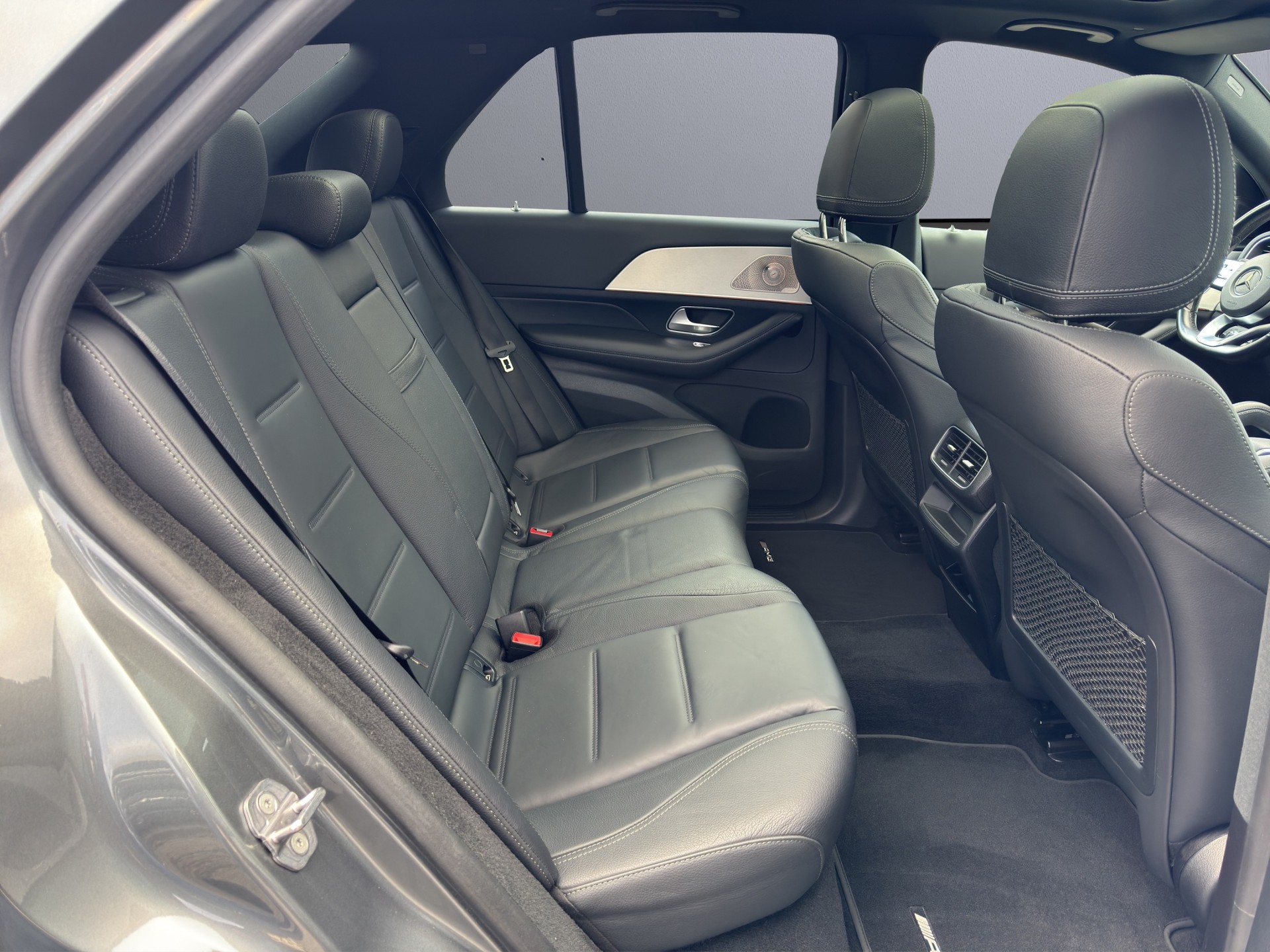 MERCEDES-BENZ GLE 300 d 4Matic AMG Line 9G-Tronic-image-16