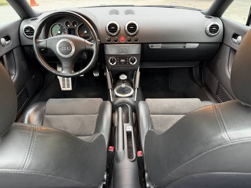 AUDI TT Coupé 3.2 V6 quattro-image-9