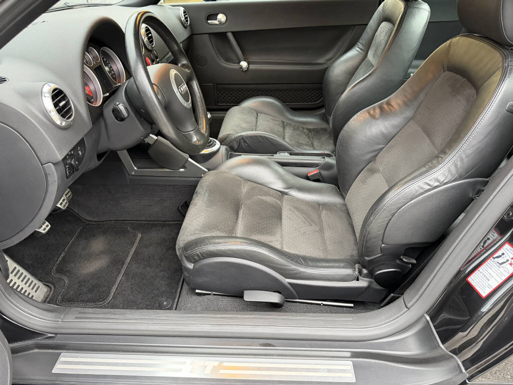 AUDI TT Coupé 3.2 V6 quattro-image-8
