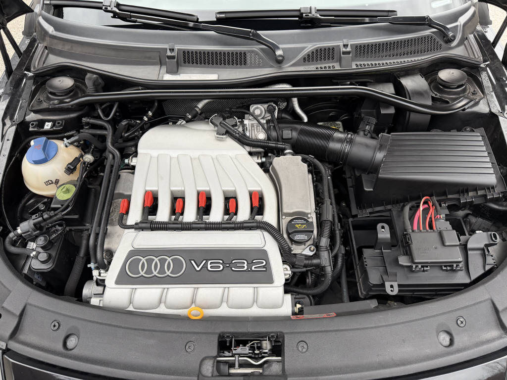 AUDI TT Coupé 3.2 V6 quattro-image-14