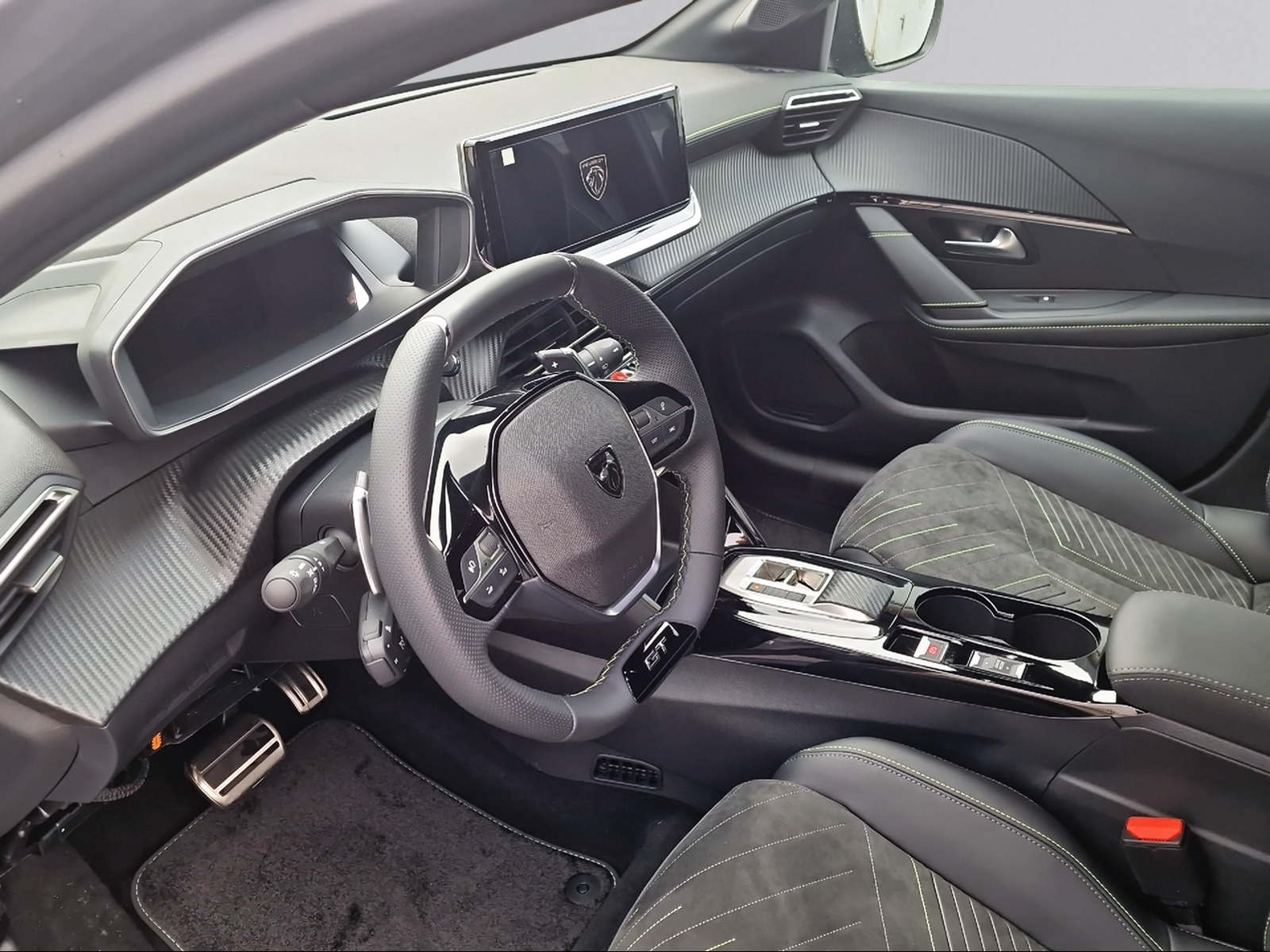PEUGEOT 208 1.2 Hybrid GT-image-13