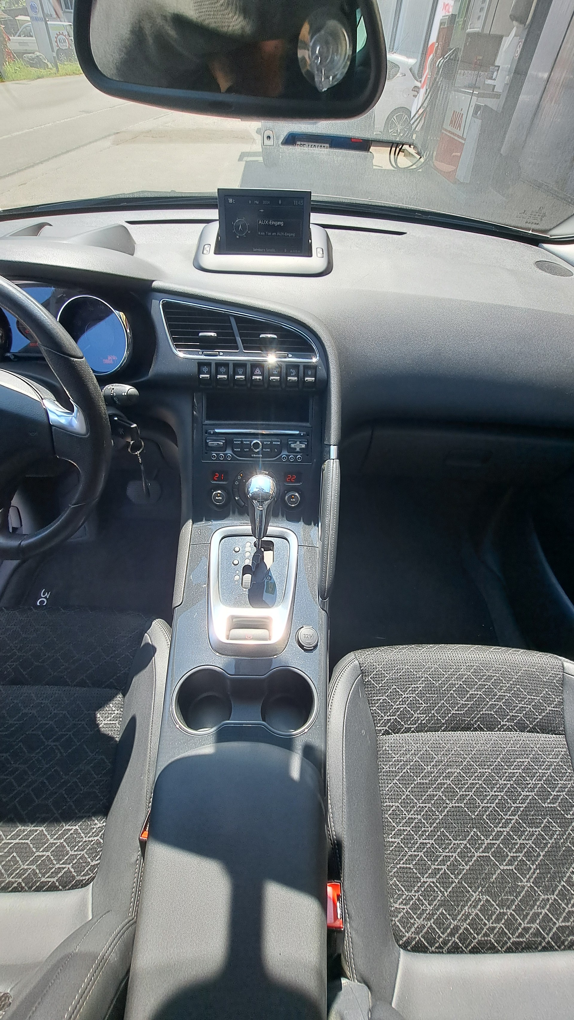 PEUGEOT 3008 2.0 HDI Allure Tiptronic-image-4