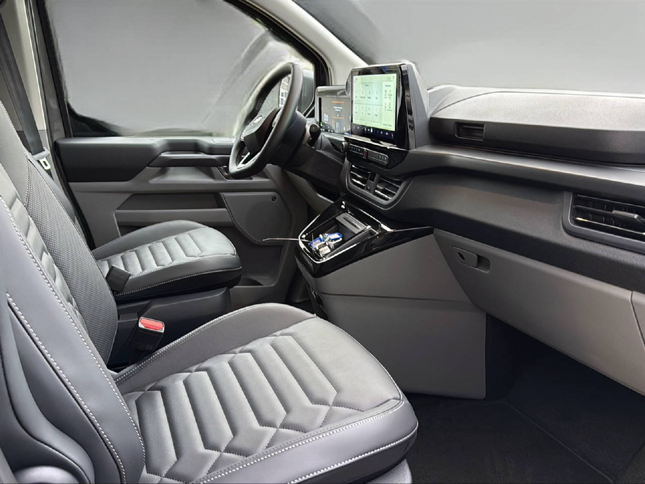 FORD Tourneo Custom 320 L1 2.0 EcoBlue 170 Titanium X-image-10