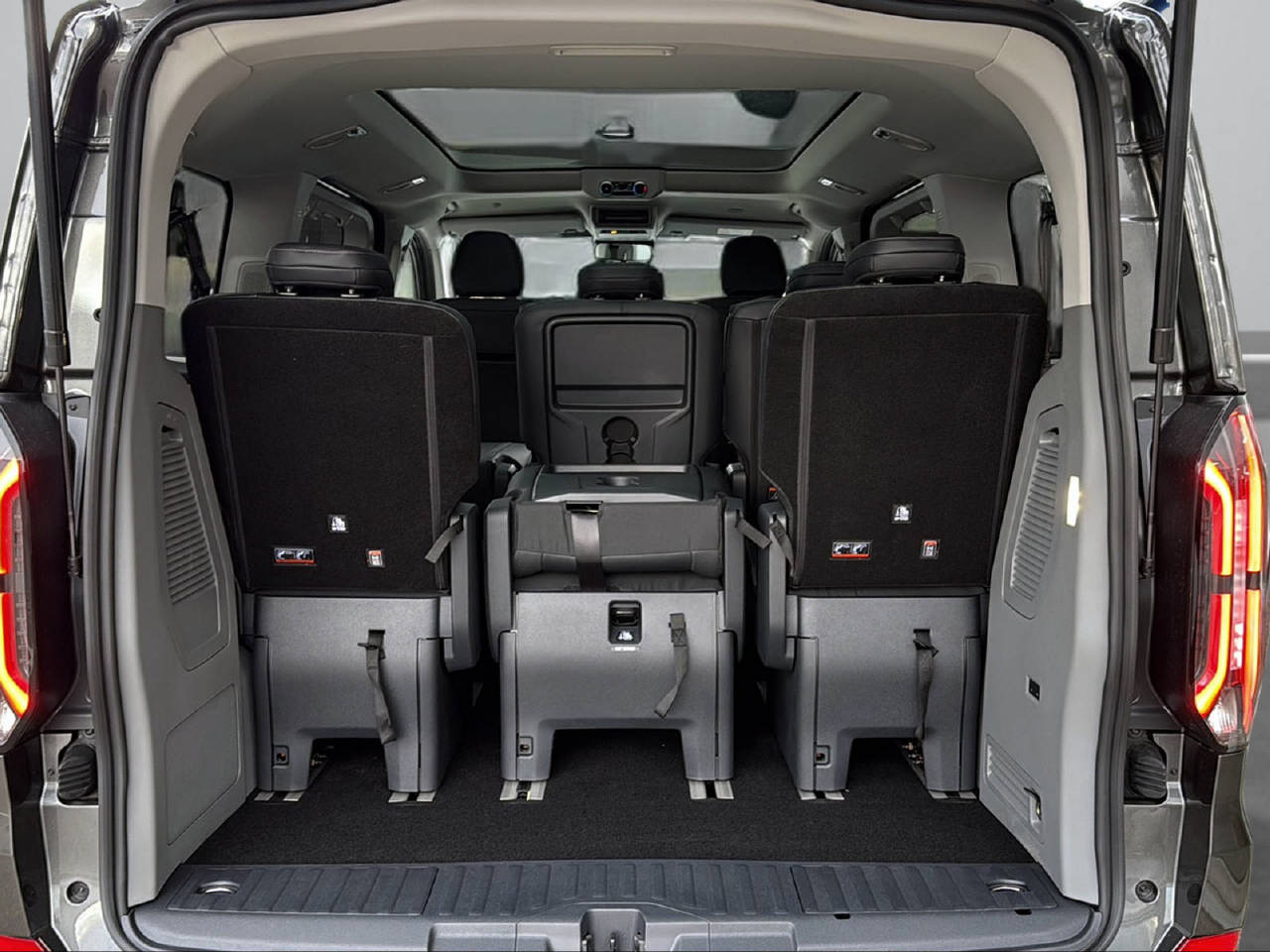 FORD Tourneo Custom 320 L1 2.0 EcoBlue 170 Titanium X-image-7