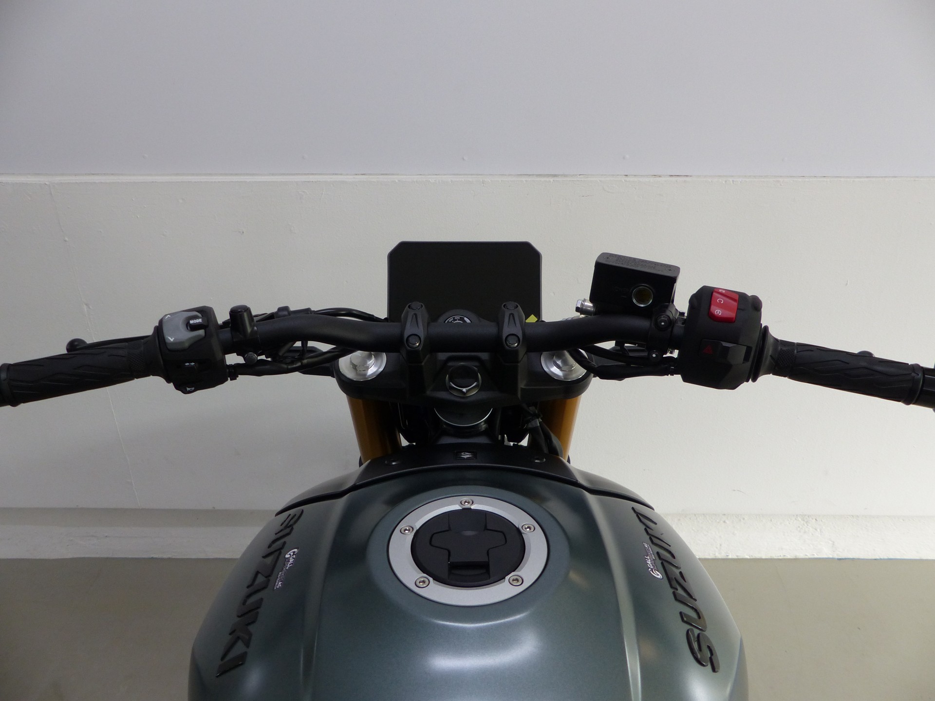 SUZUKI GSX-8T ABS-image-4