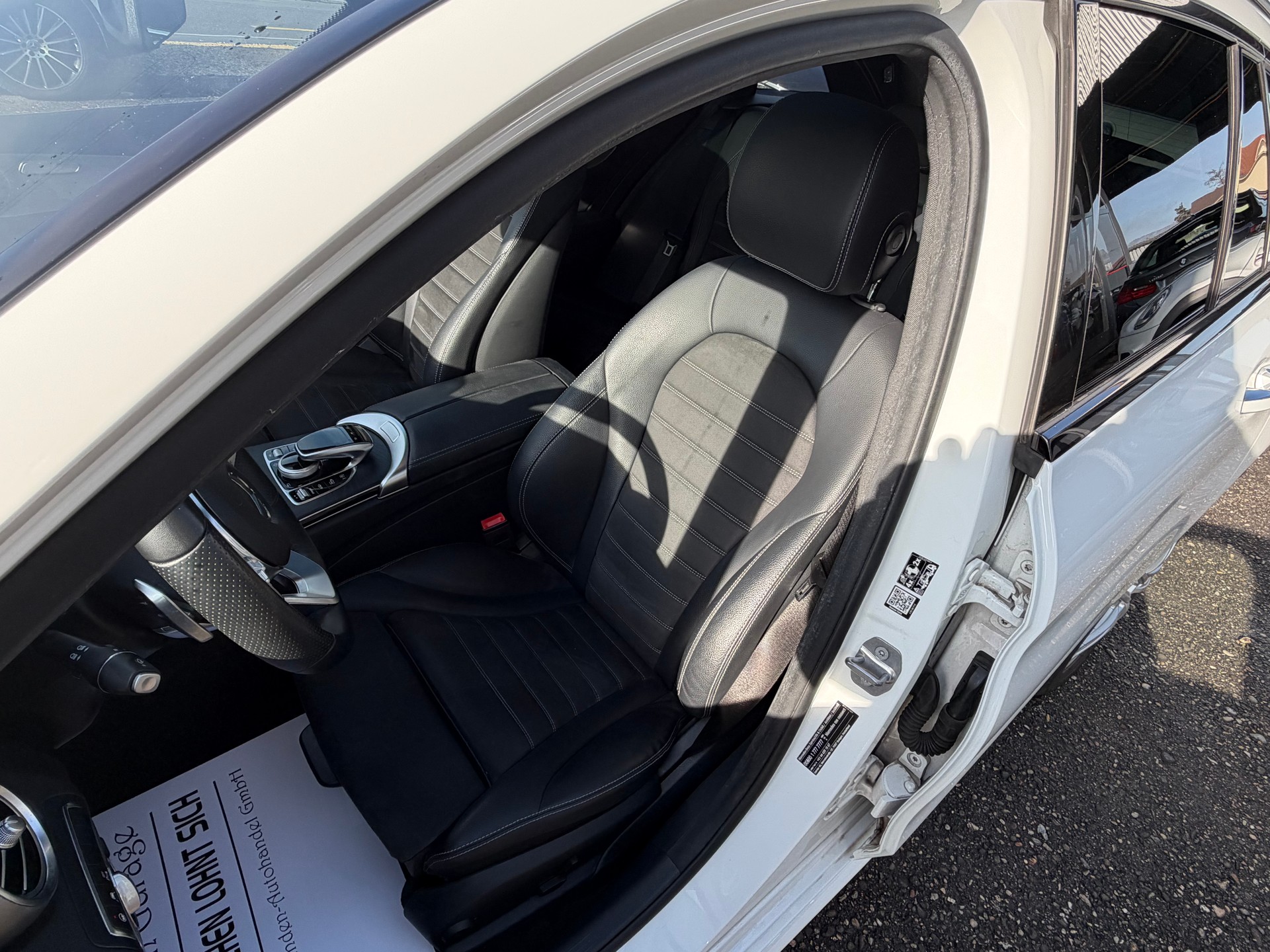 MERCEDES-BENZ C 300 AMG Line 9G-Tronic-image-8