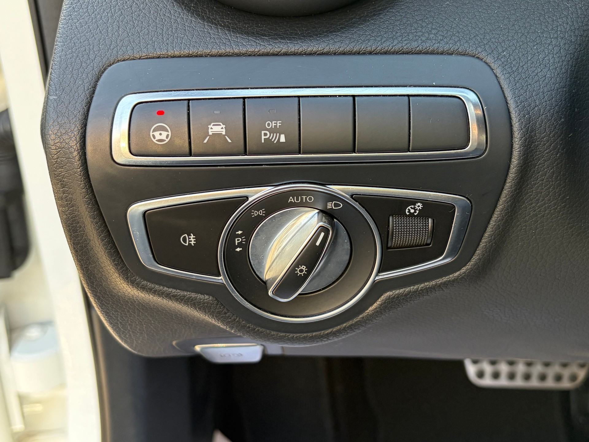 MERCEDES-BENZ C 300 AMG Line 9G-Tronic-image-21