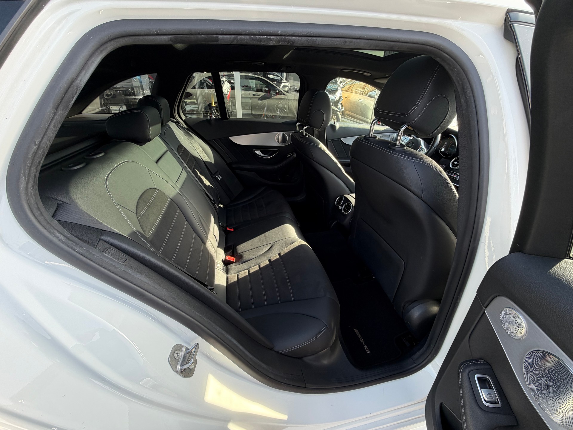 MERCEDES-BENZ C 300 AMG Line 9G-Tronic-image-11