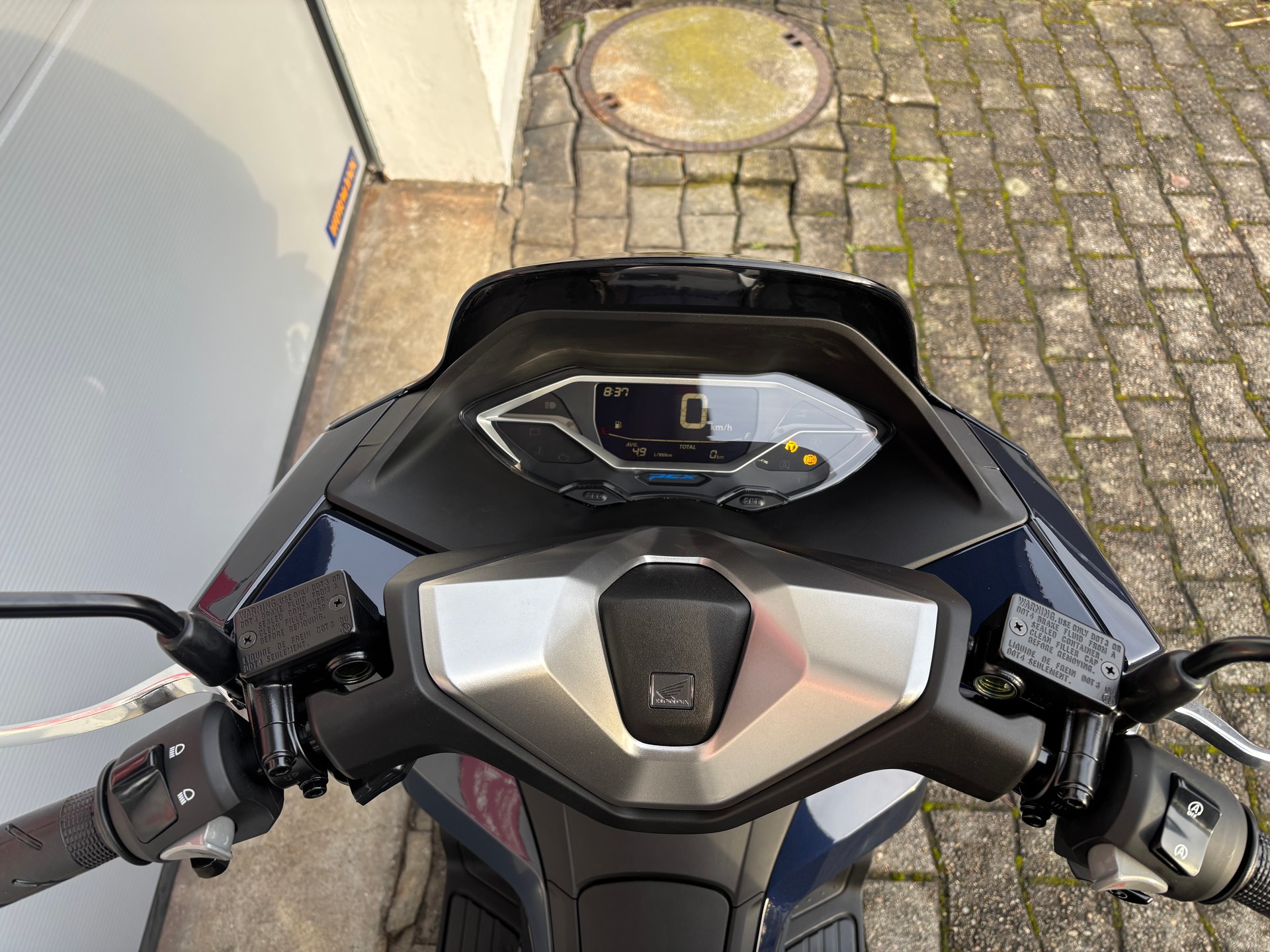 HONDA PCX 125-showroom-element-3