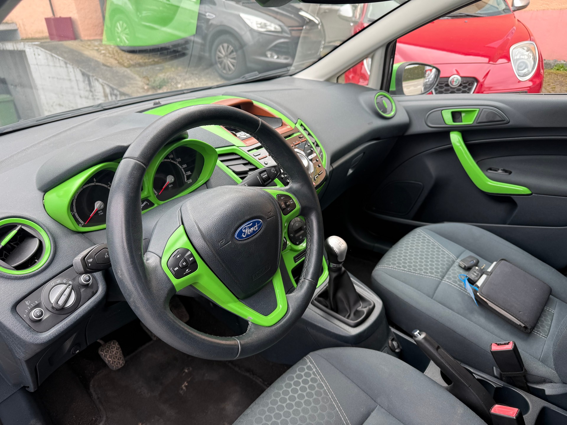 FORD Fiesta 1.6 16V Titanium-image-10