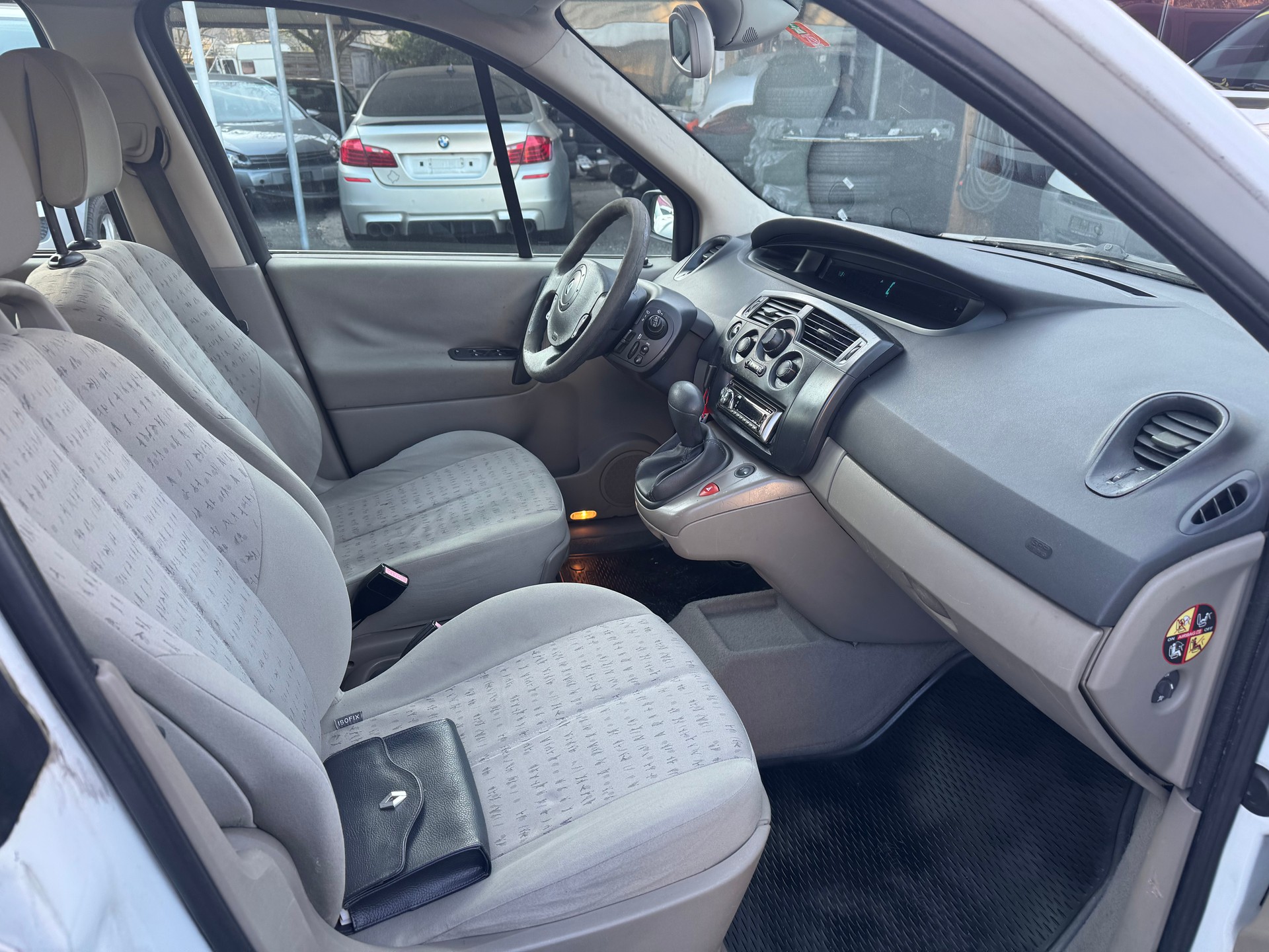 RENAULT Scénic 2.0 16V Authentique Confort-image-8