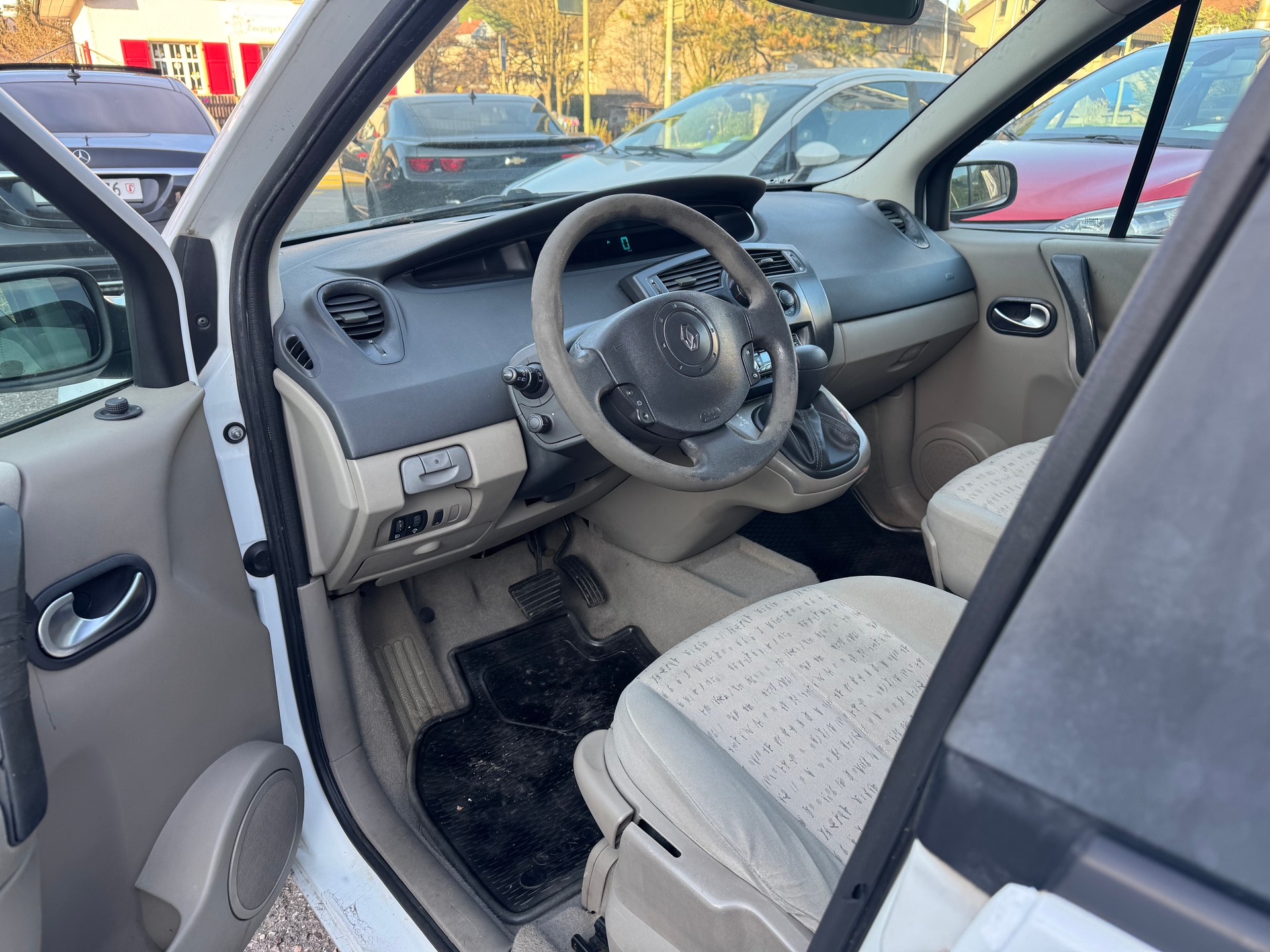 RENAULT Scénic 2.0 16V Authentique Confort-image-7