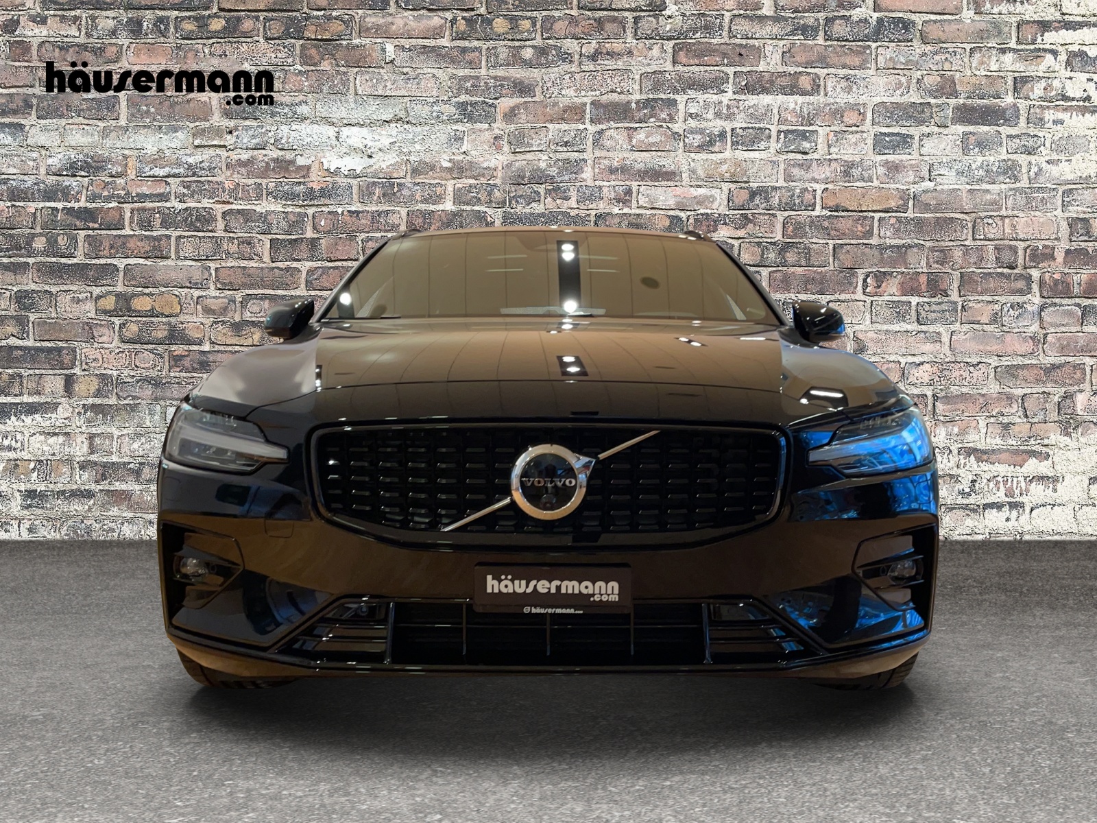 VOLVO V60 2.0 B4 Ultimate Dark-image-9