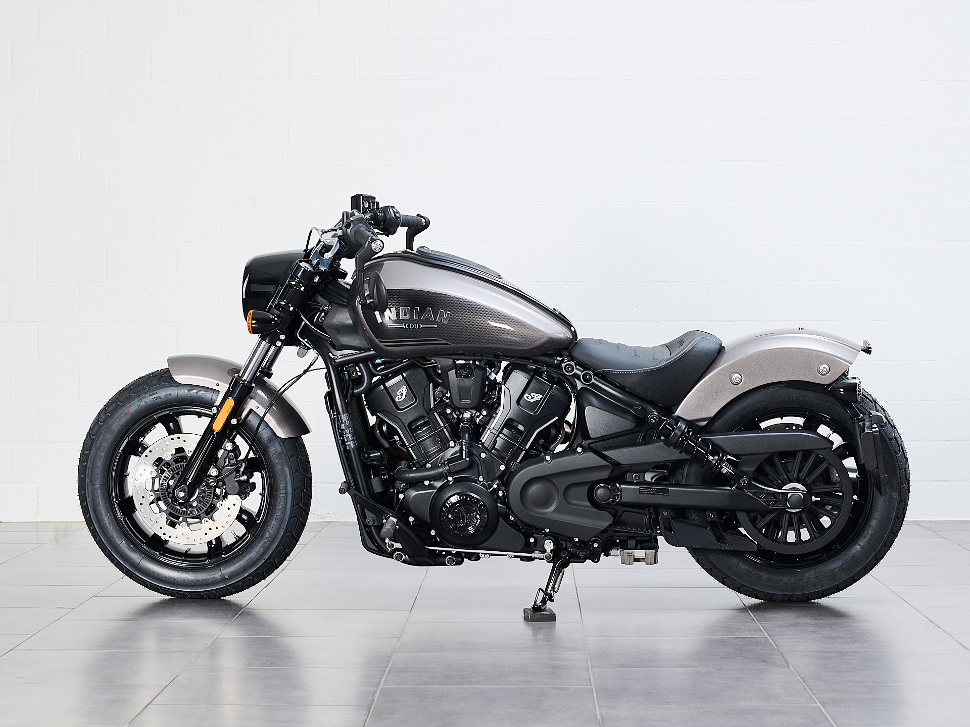 INDIAN Scout Bobber-showroom-element-2