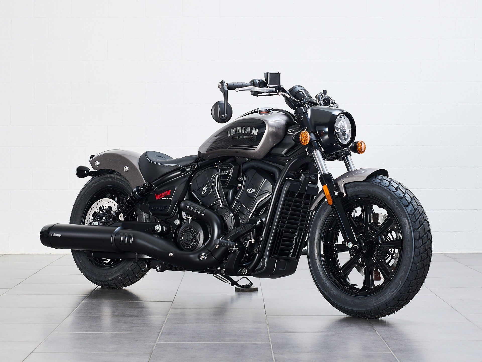 INDIAN Scout Bobber-showroom-element-1