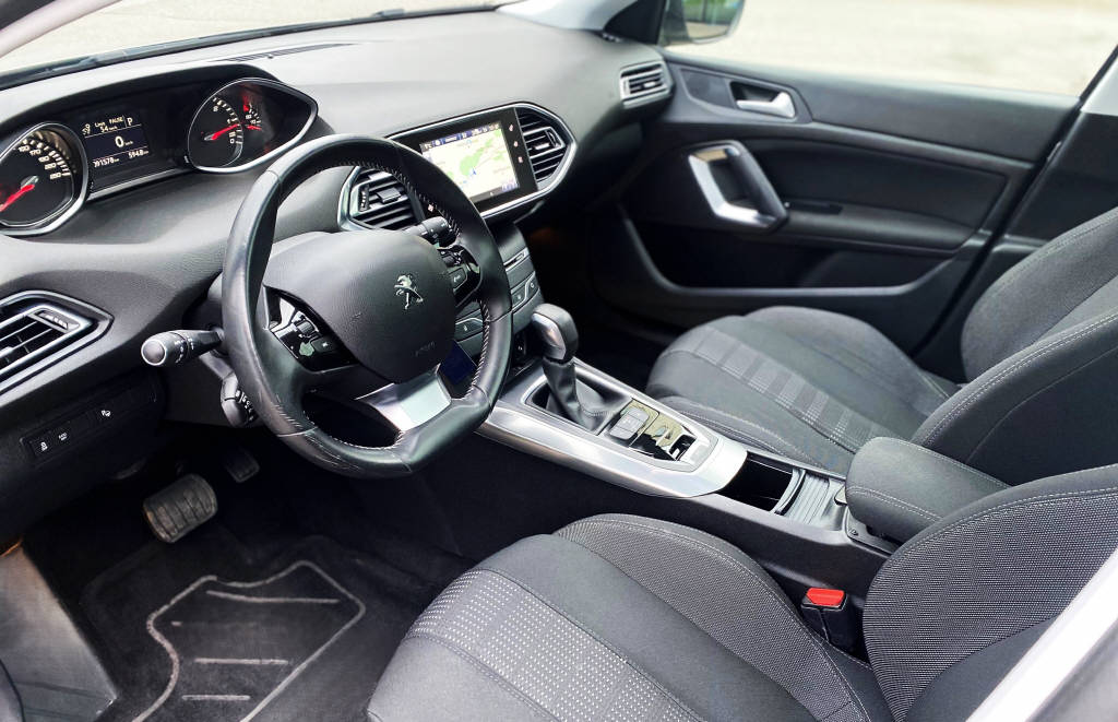 PEUGEOT 308 SW 2.0 BlueHDi Allure-image-4