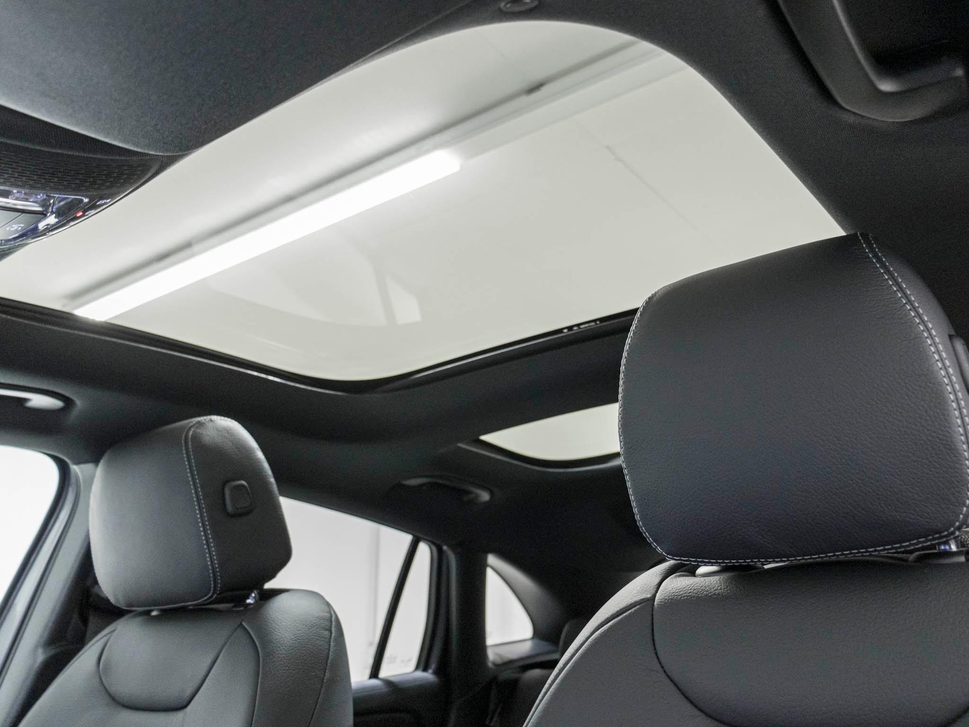 MERCEDES-BENZ GLA 35 AMG 4MATIC-image-9