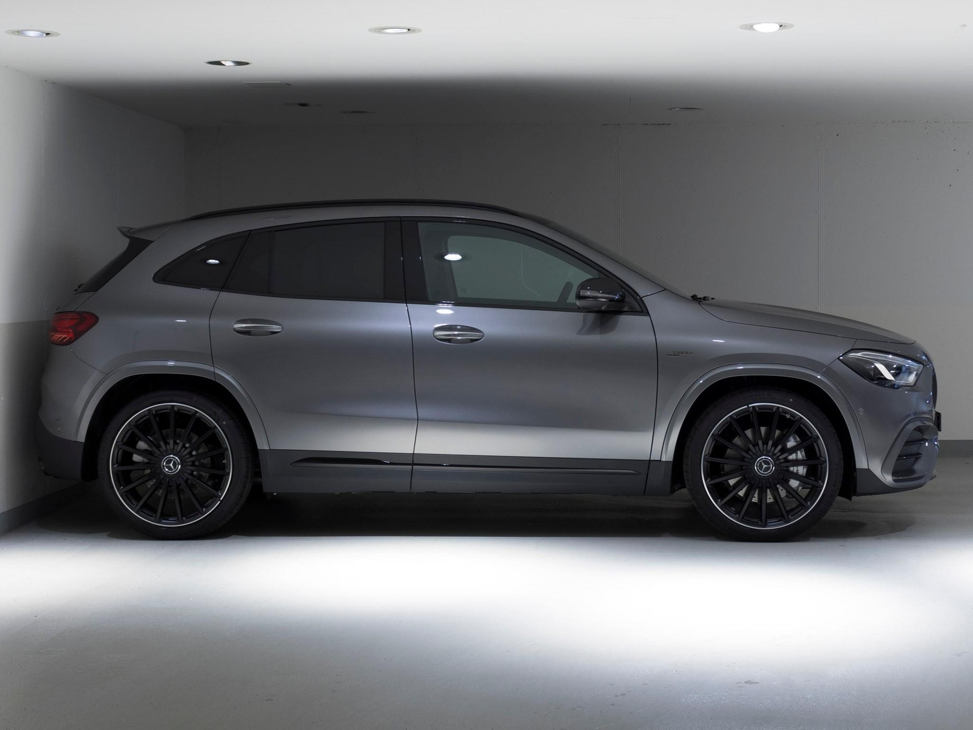 MERCEDES-BENZ GLA 35 AMG 4MATIC-image-1