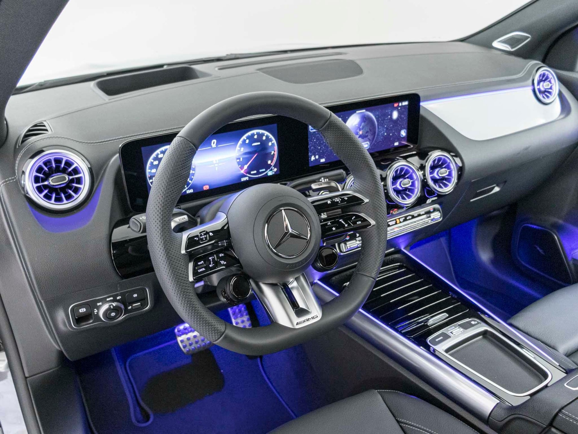 MERCEDES-BENZ GLA 35 AMG 4MATIC-image-10