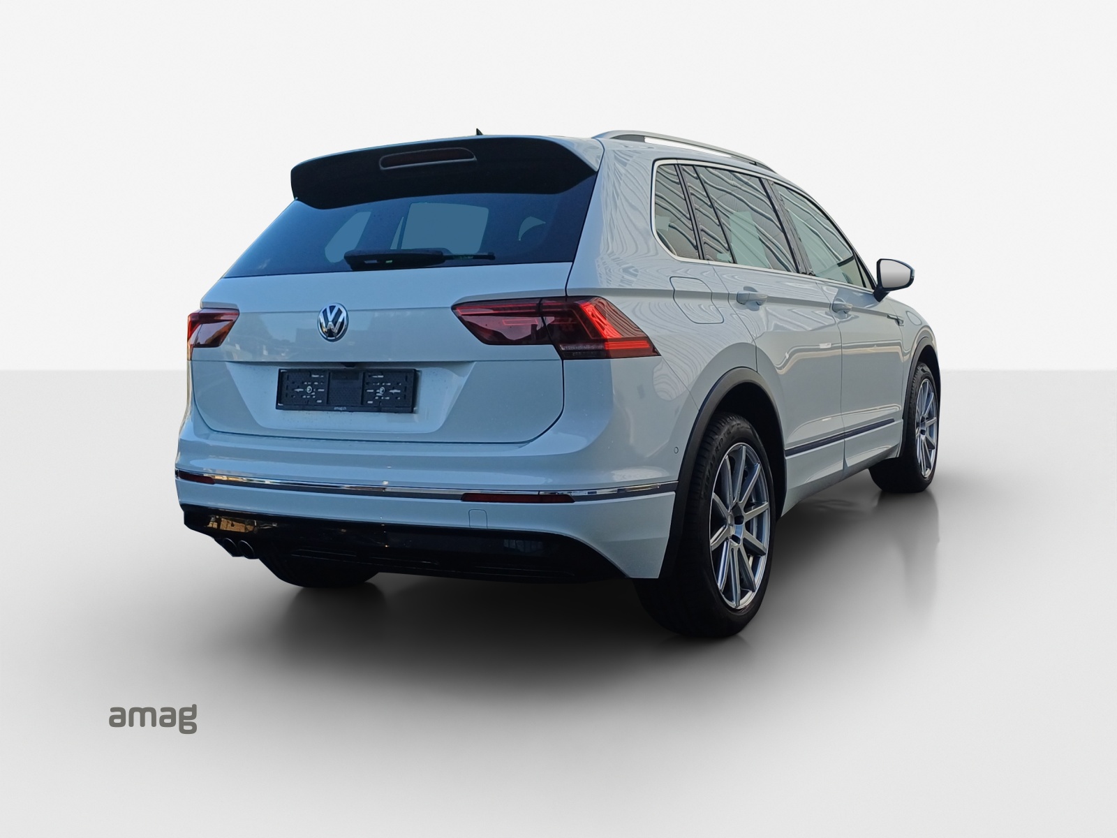 VW Tiguan 2.0TSI Highline 4Motion DSG-image-4