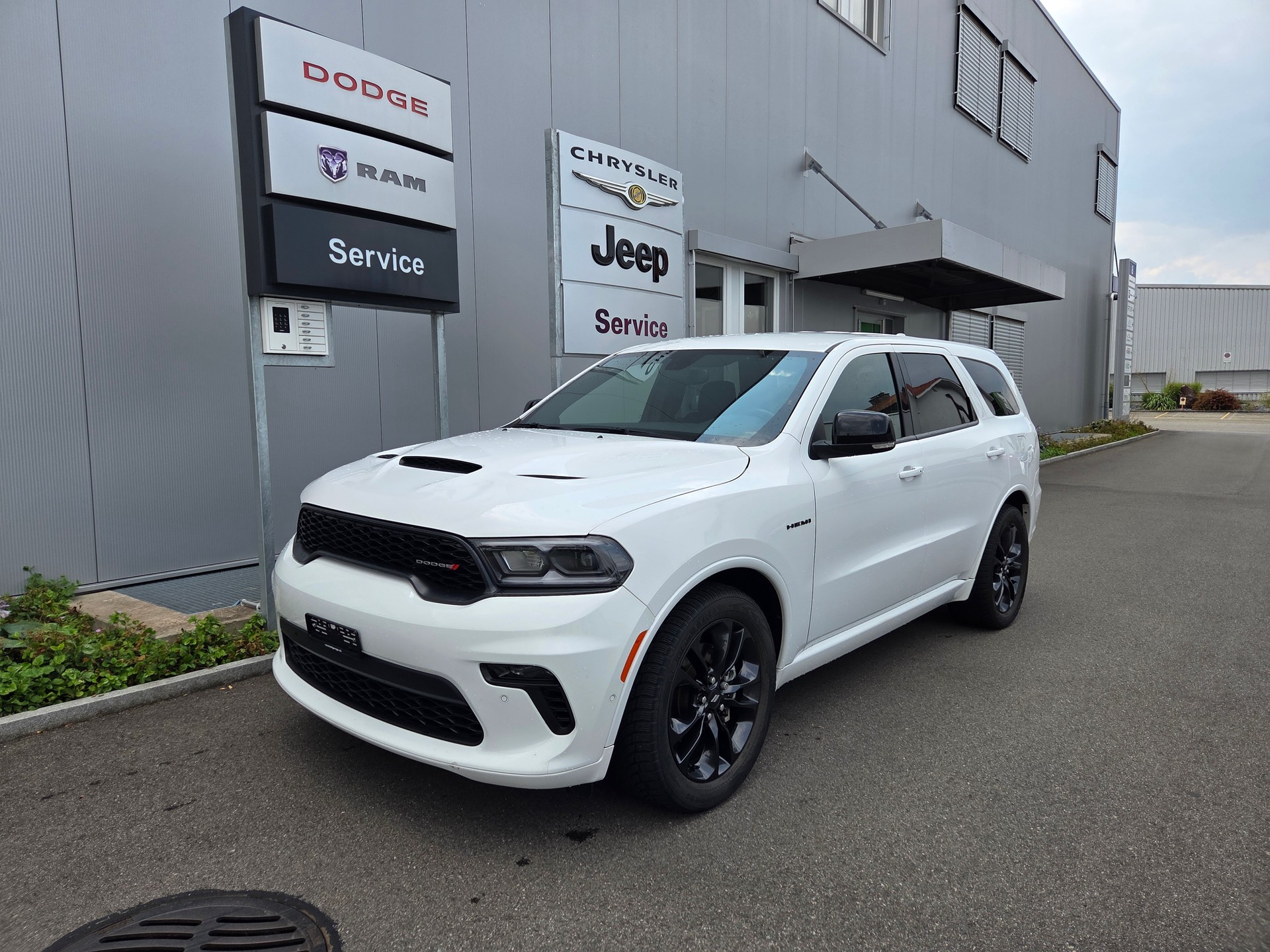 DODGE Durango 5.7 4x4 R/T 365PS / 7-Plätzer 3.5 T AHK-image-1