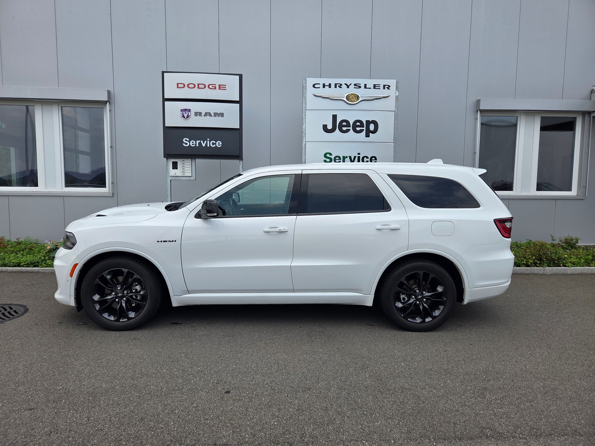 DODGE Durango 5.7 4x4 R/T 365PS / 7-Plätzer 3.5 T AHK-image-0