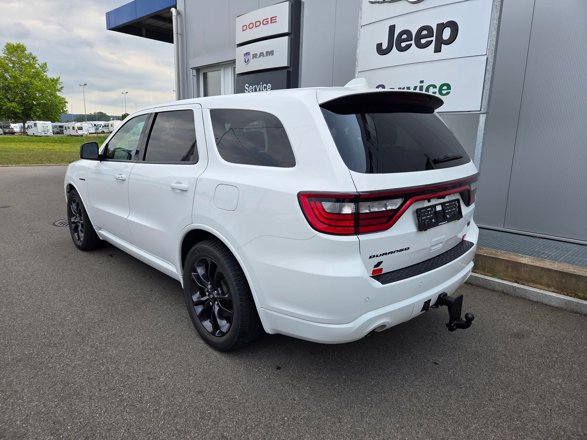 DODGE Durango 5.7 4x4 R/T 365PS / 7-Plätzer 3.5 T AHK-image-2