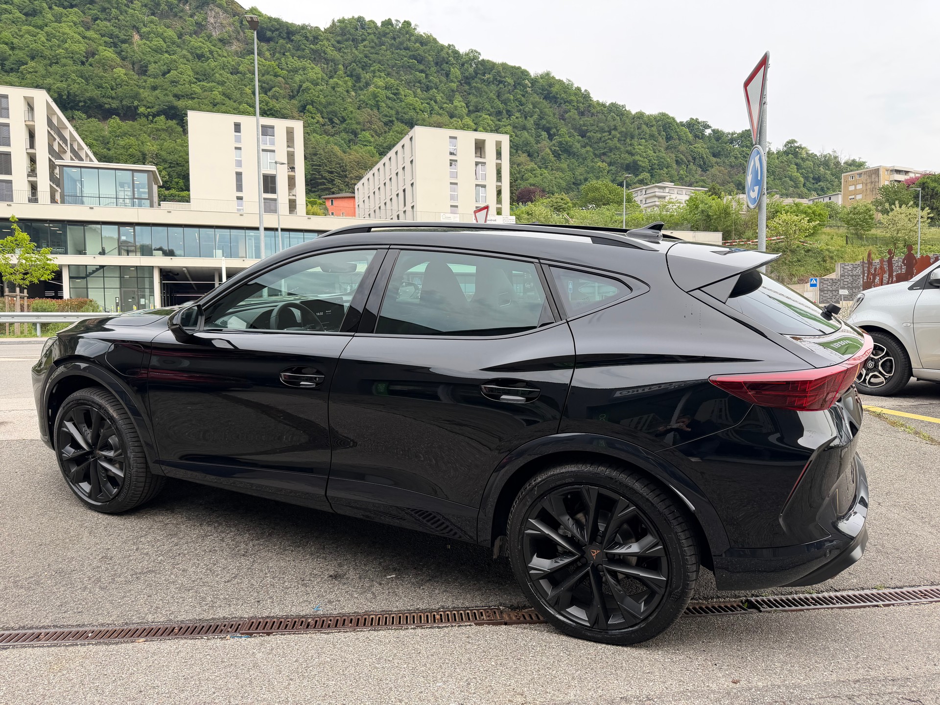 CUPRA Formentor 1.5 e-HYBRID pHEV DSG-image-4