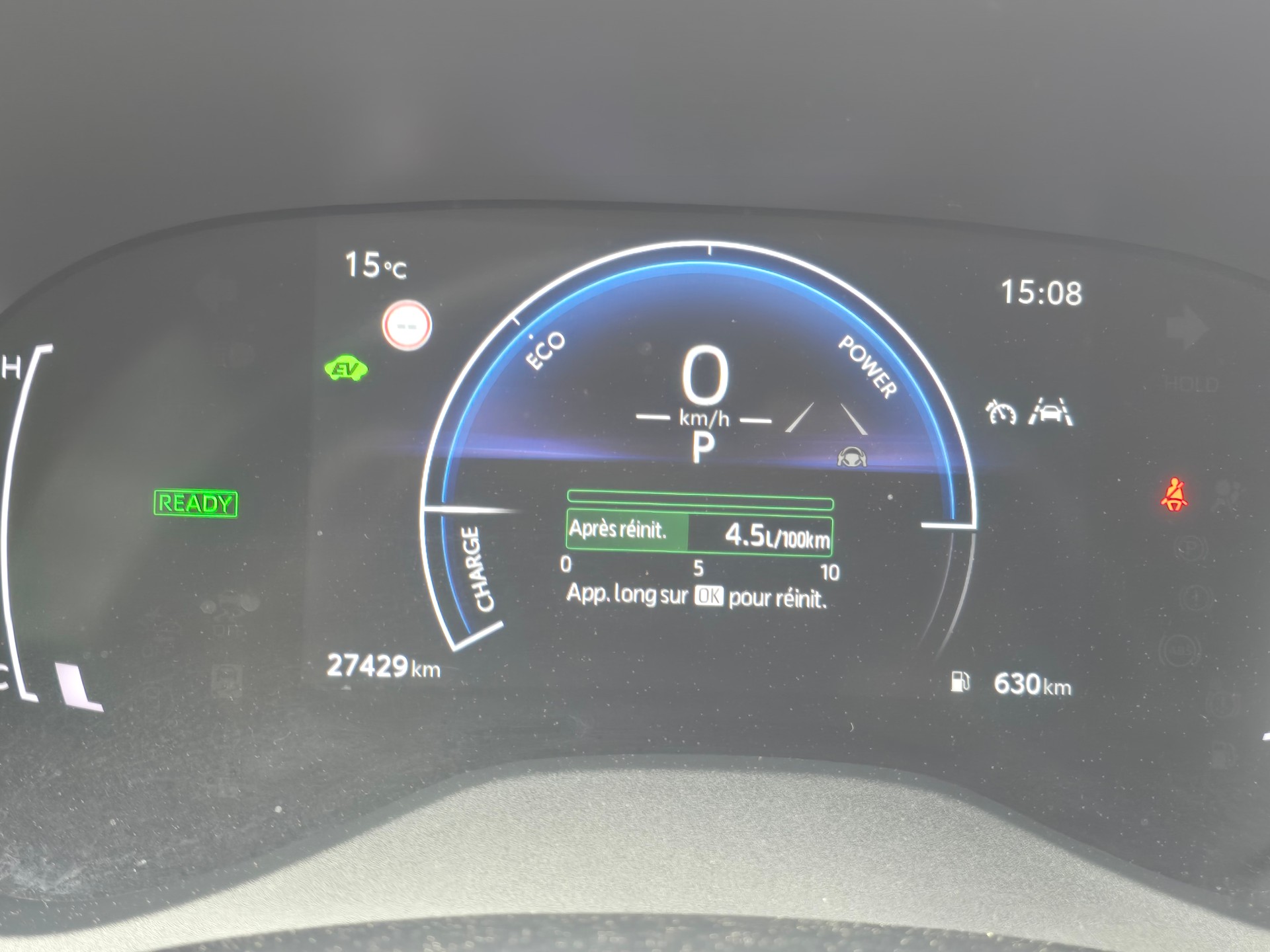 TOYOTA Yaris 1.5 Comfort e-CVT-image-11