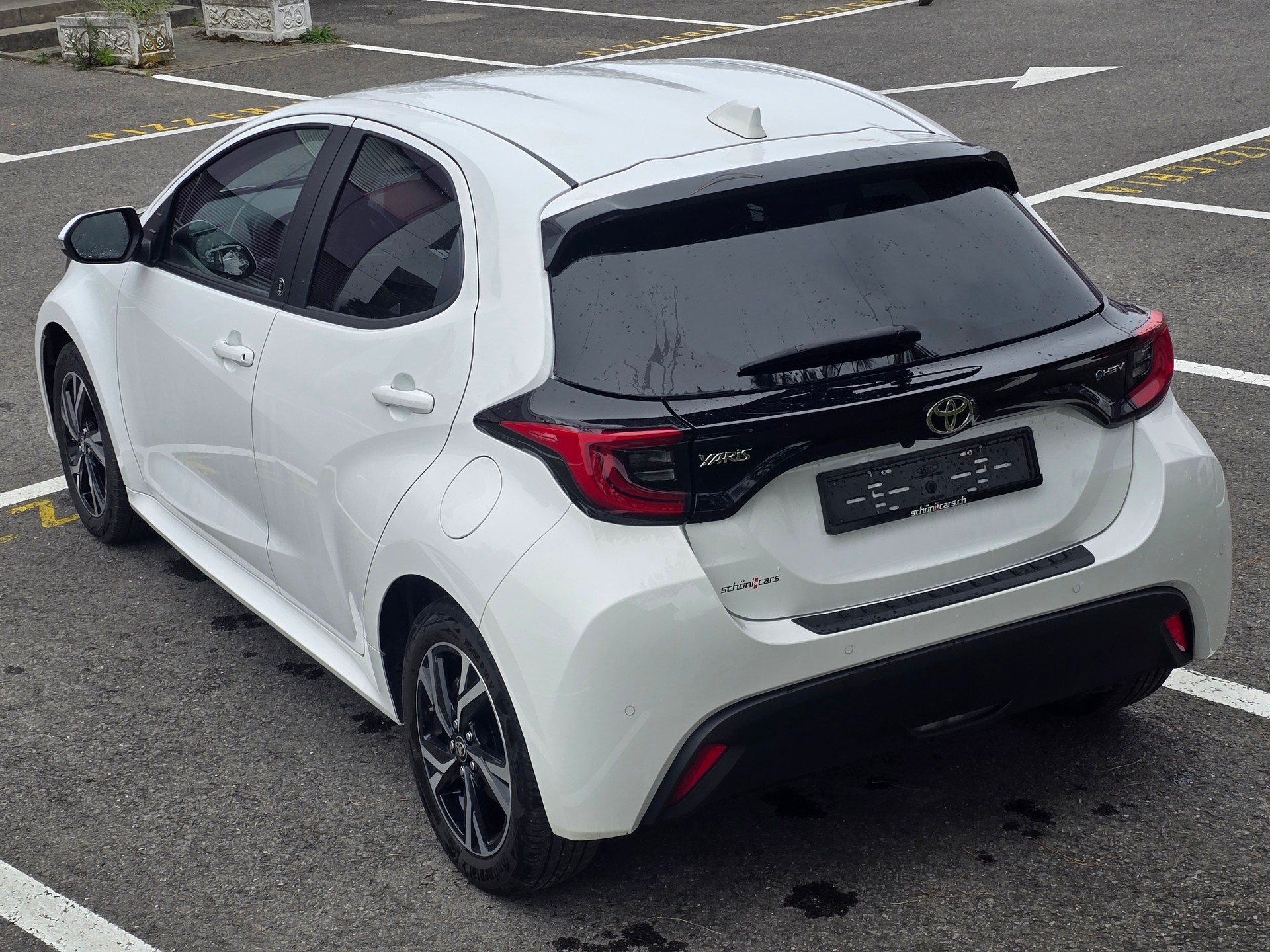 TOYOTA Yaris 1.5 Comfort e-CVT-image-3