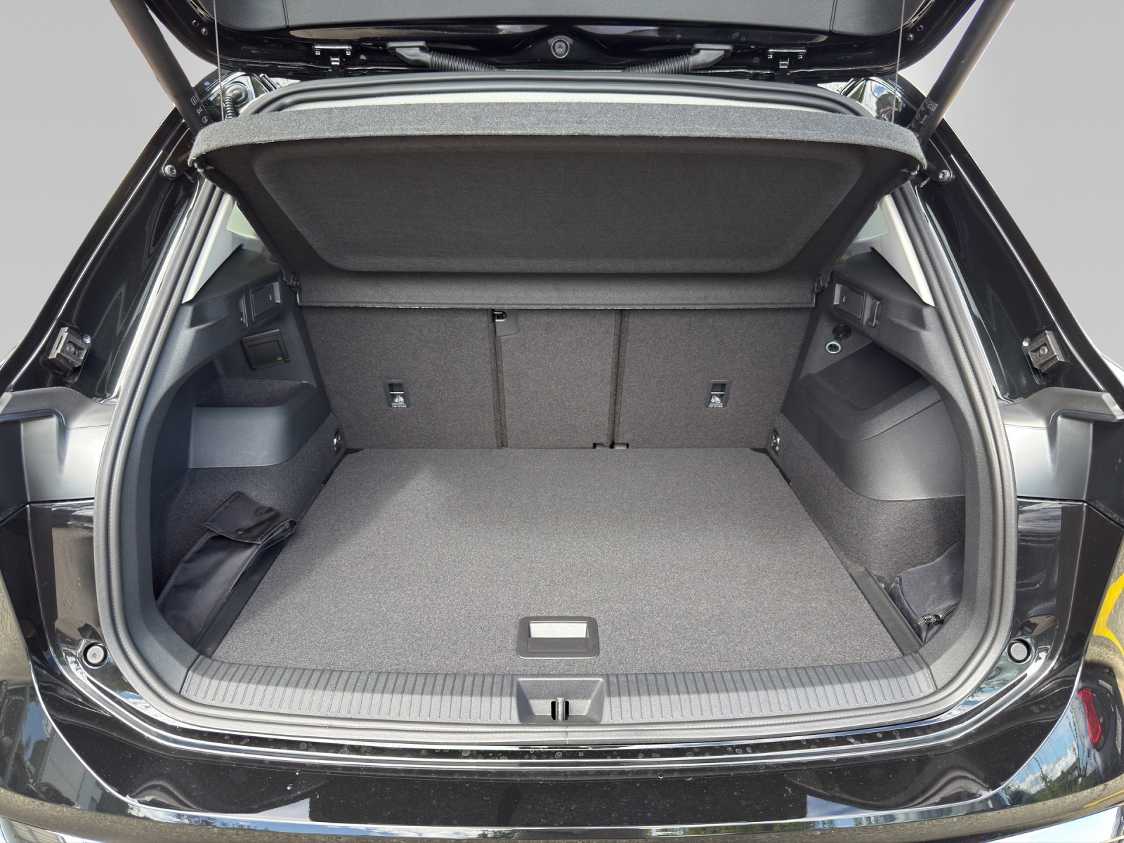 VW Tiguan 2.0 TSI DSG Elegance 4Motion-image-11