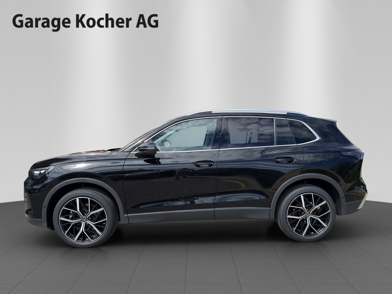 VW Tiguan 2.0 TSI DSG Elegance 4Motion-image-2