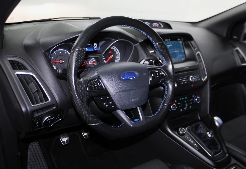 FORD Focus 2.3 EcoBoost RS AWD / Schalensitze/ Milltek-Auspuffanlage/ CH-Fahrzeug-image-10
