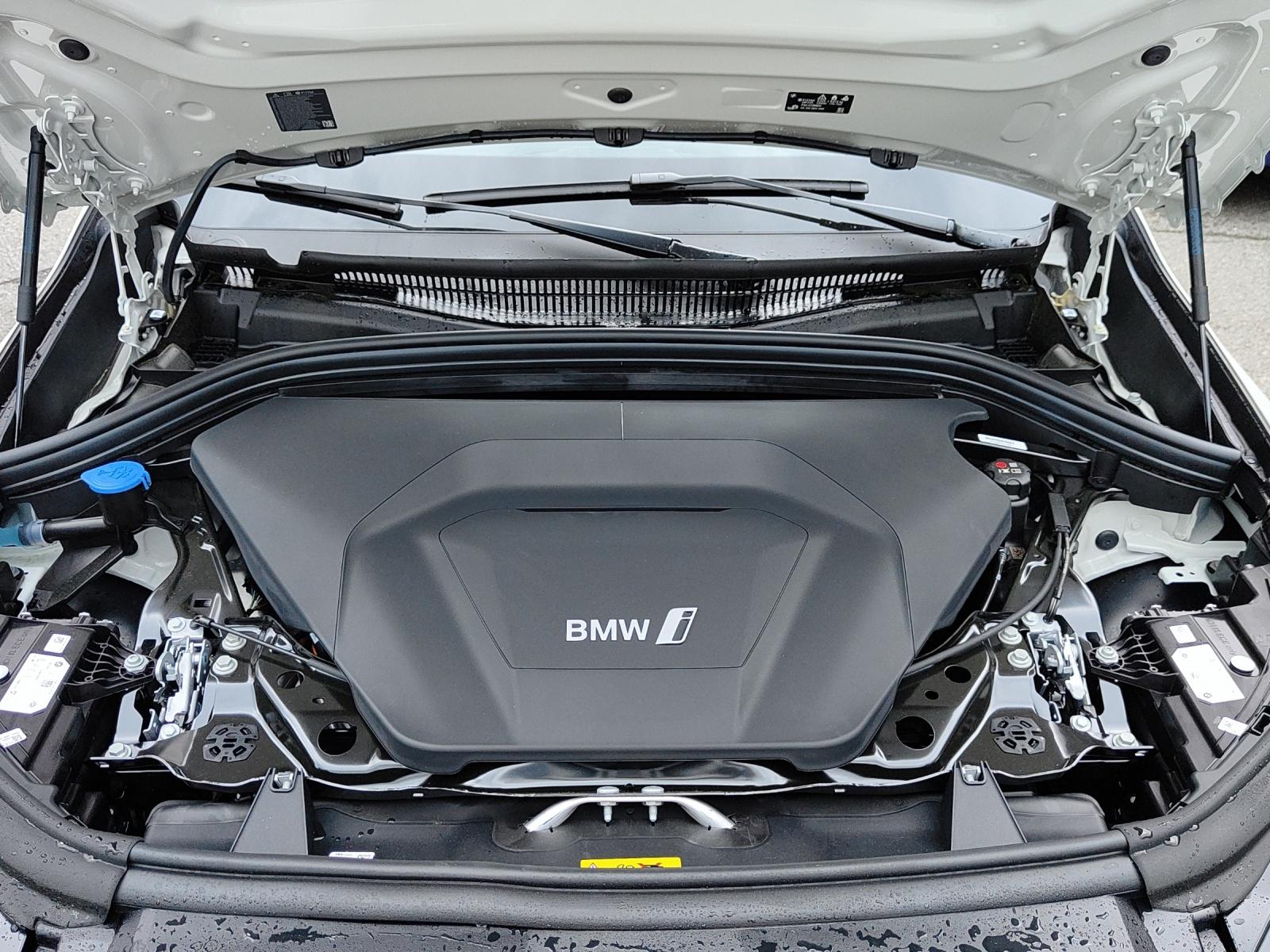 BMW iX1 30 xDrive-image-21