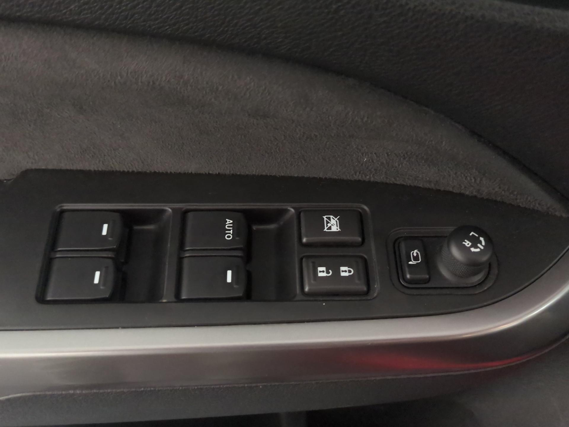 SUZUKI Vitara 1.4 Boosterjet Compact Top Automatic-image-17