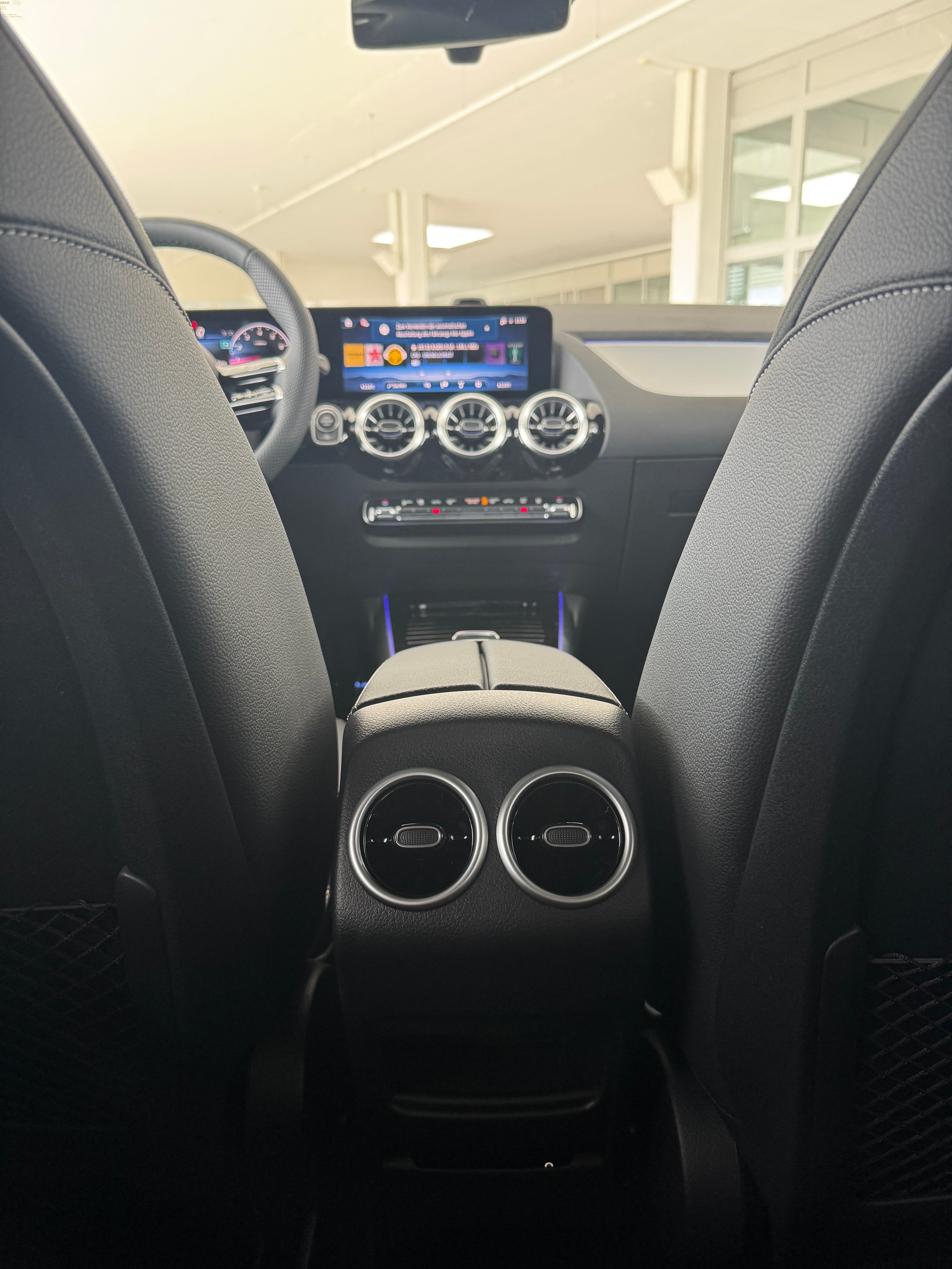 MERCEDES-BENZ GLA 250 4Matic Swiss Star-image-11