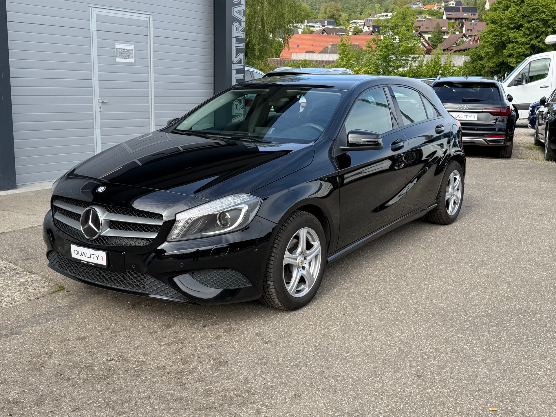 MERCEDES-BENZ A 180 7G-DCT-image-0