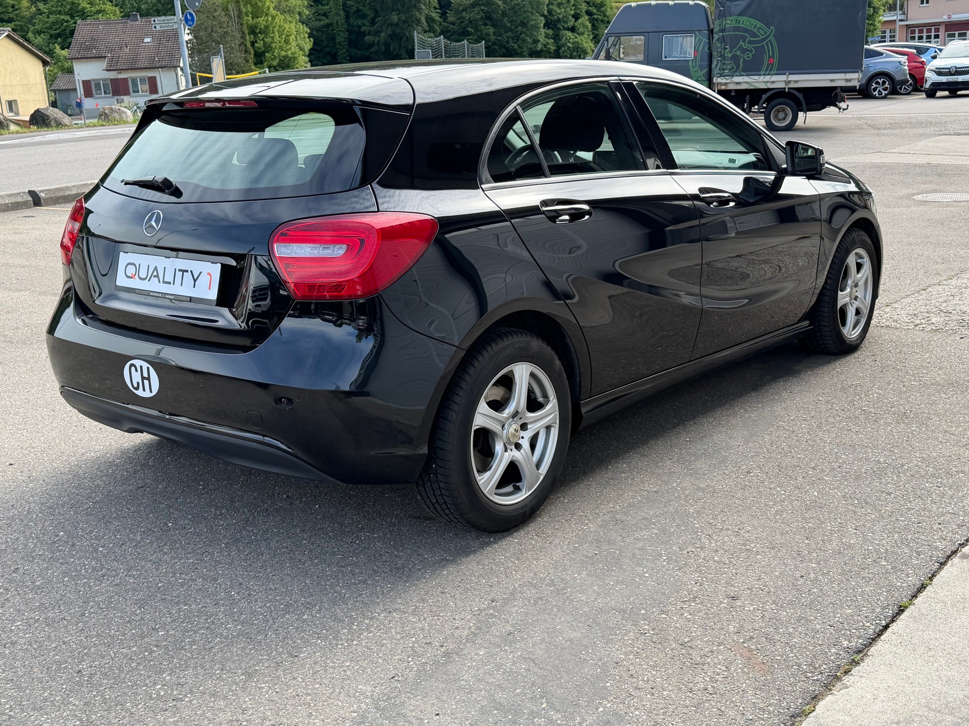 MERCEDES-BENZ A 180 7G-DCT-image-4
