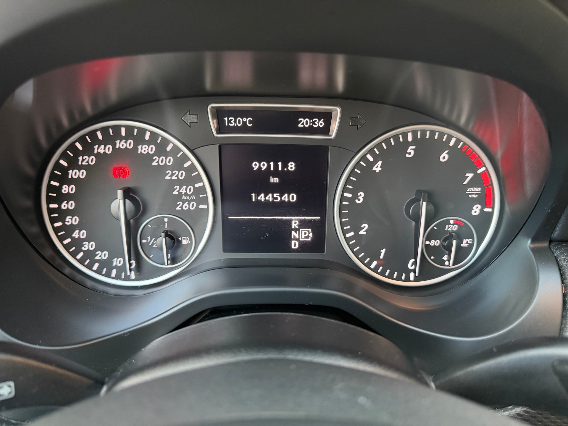 MERCEDES-BENZ A 180 7G-DCT-image-13