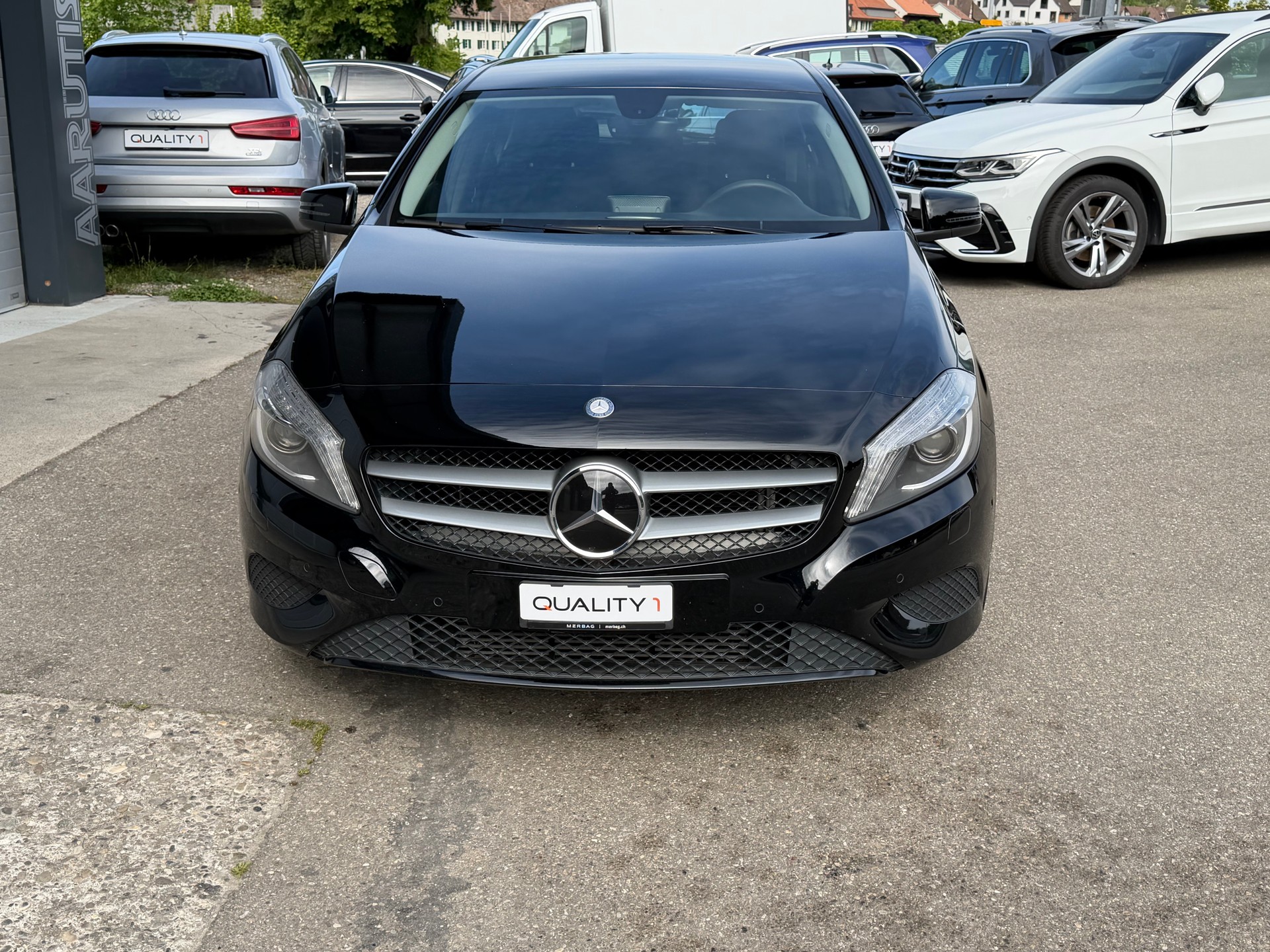 MERCEDES-BENZ A 180 7G-DCT-image-1