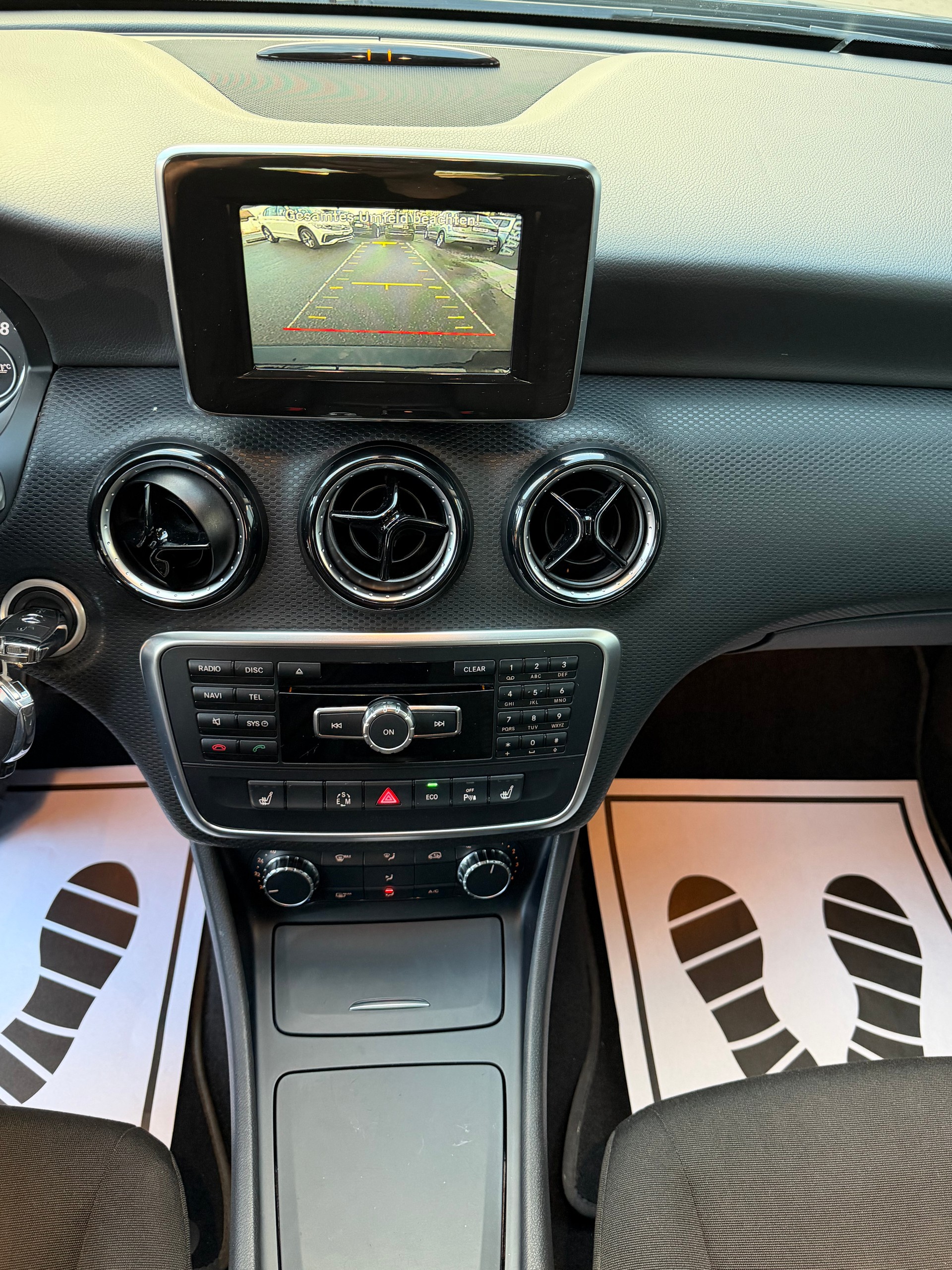 MERCEDES-BENZ A 180 7G-DCT-image-11